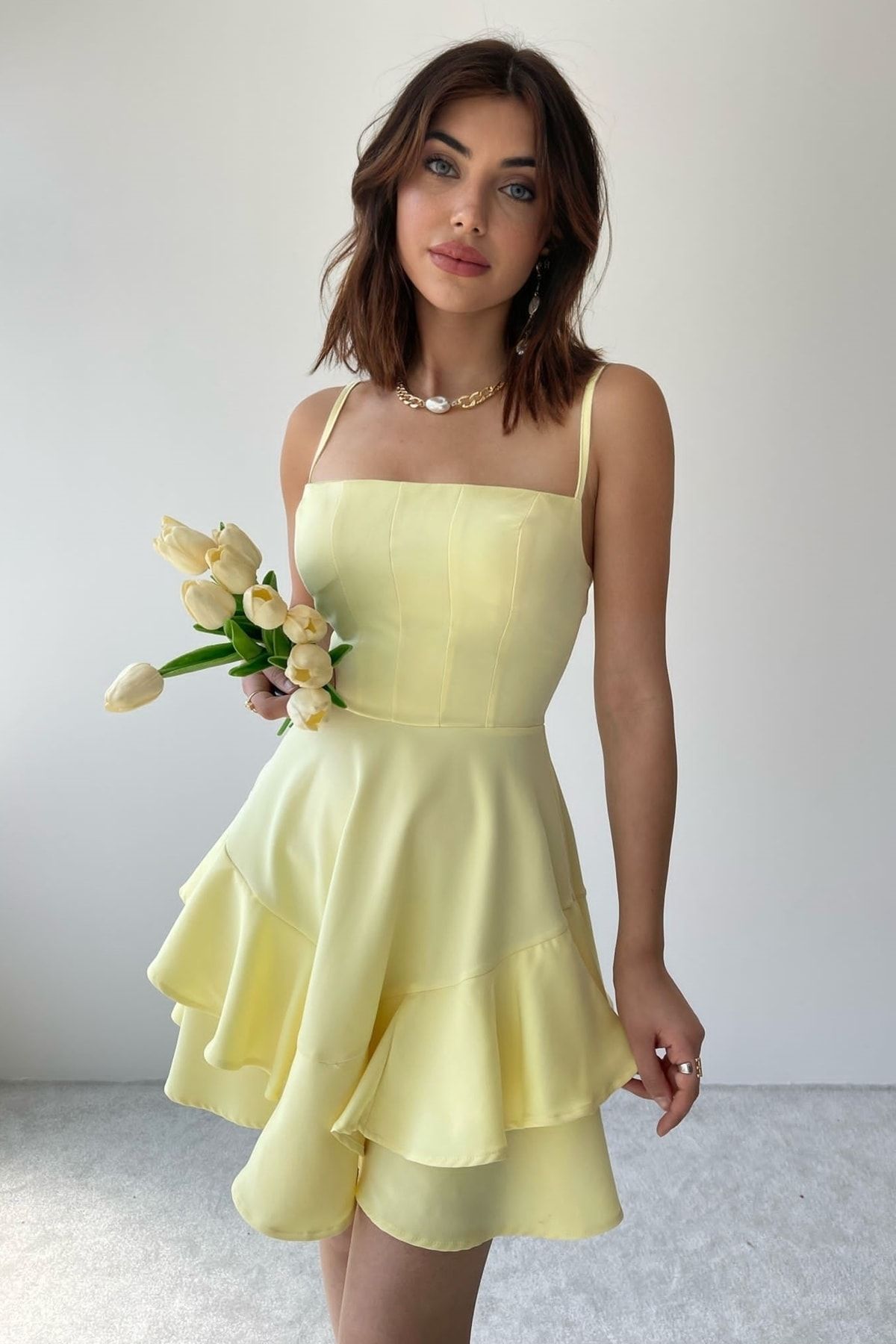 lovebox Ayarlanabilir Ince Askılı Eteği Kat Detaylı Sarı Abiye Elbise & Sarı Mezuniyet Elbisesi 102