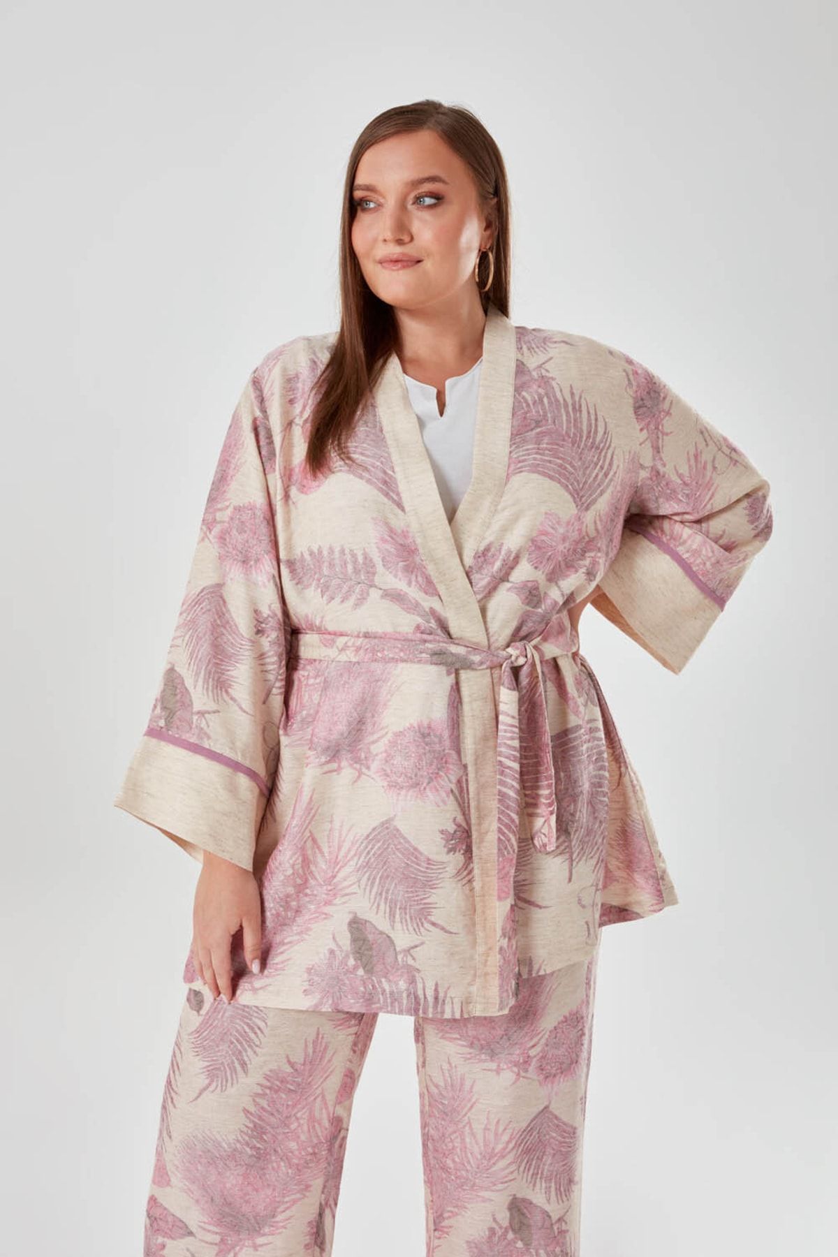 Mizalle Yaprak Desenli Kemer Detaylı Kimono