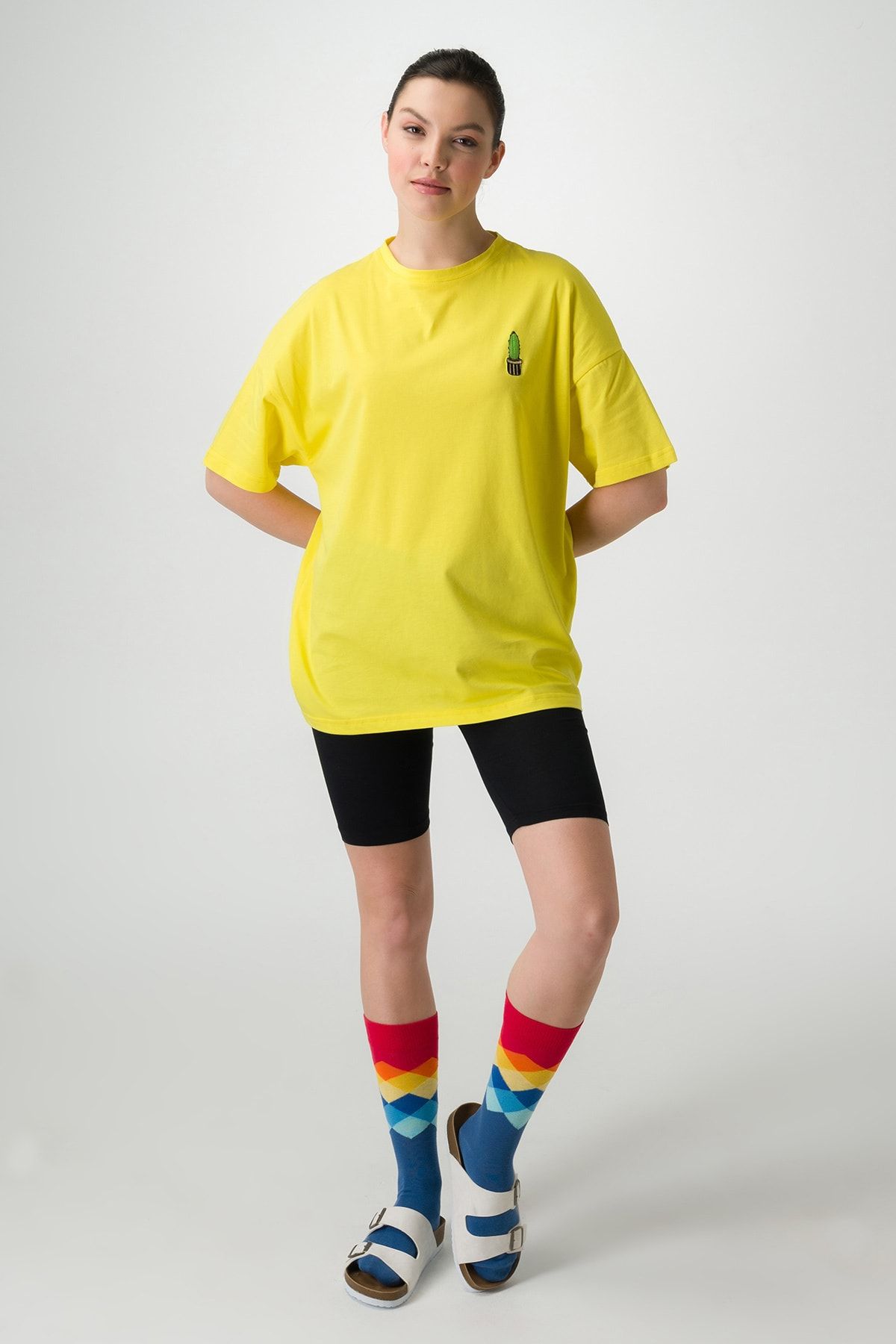 Runever Sarı Oversize Nakış Detaylı Kadın T-shirt Biker Tayt Takım 22093