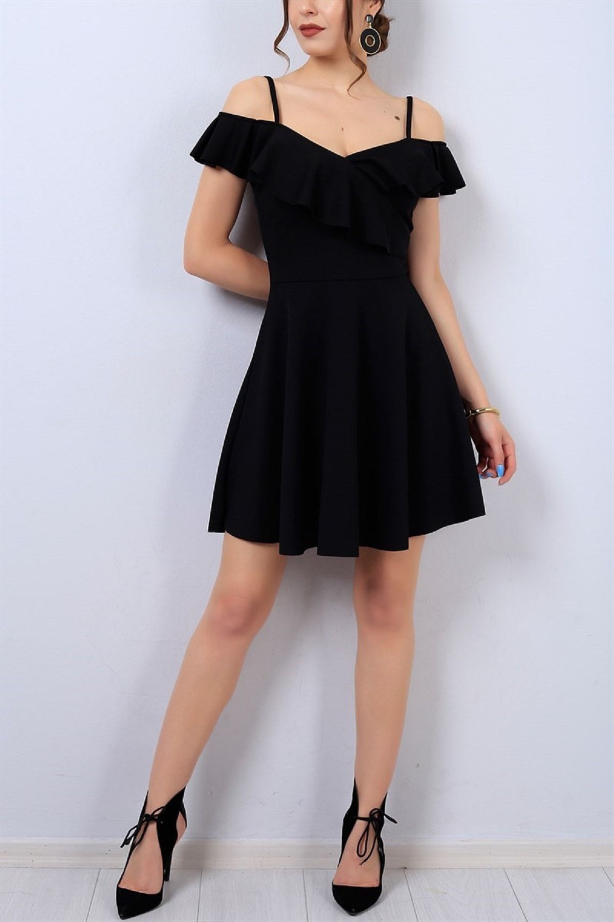 lovebox Yakası Volan Detaylı Ince Askılı Esnek Krep Kumaş Kiloş Siyah Mini Elbise 077