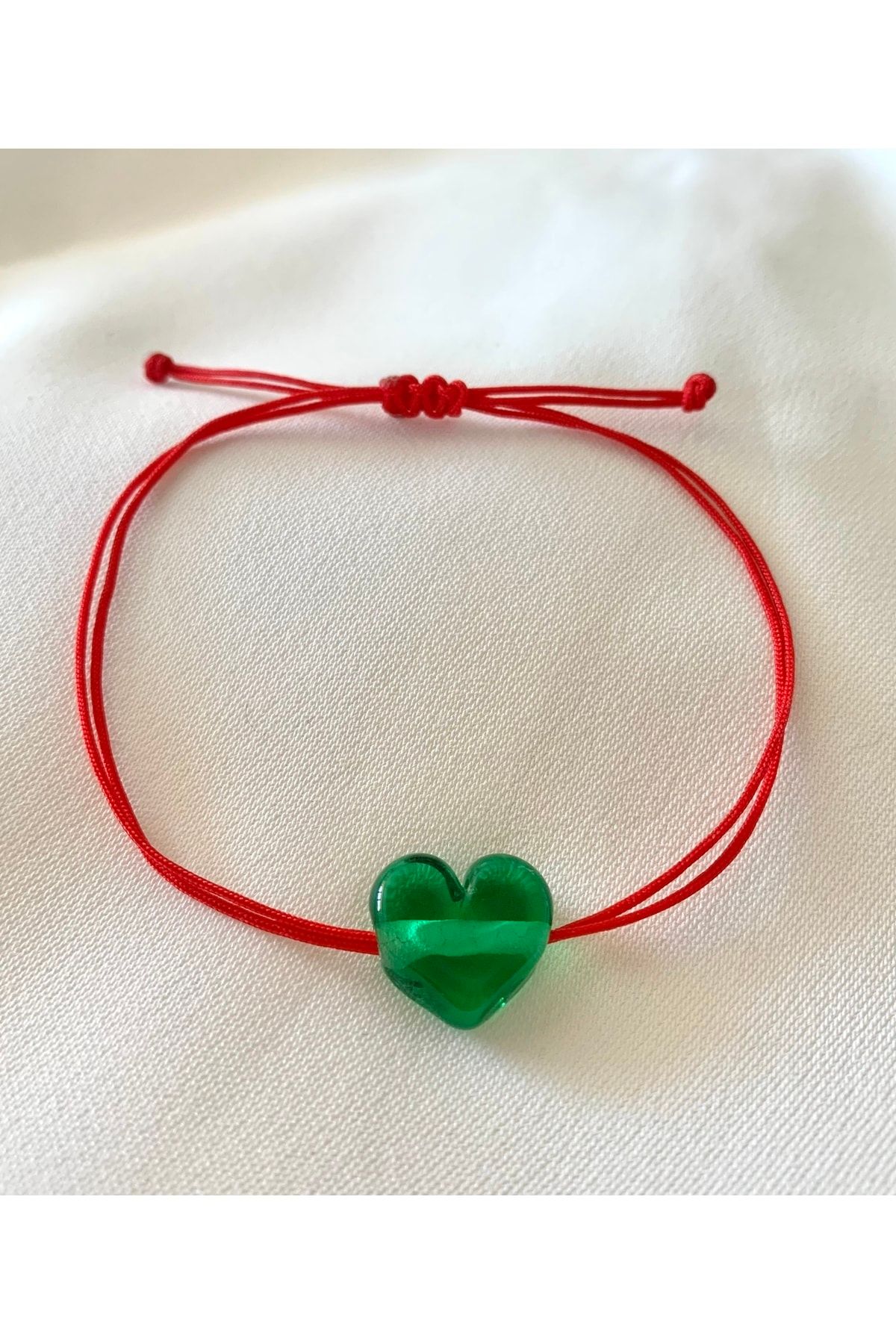 Atelier Çağla Yeşil Murano Kalp Cam Boncuklu Kırmızı Bileklik