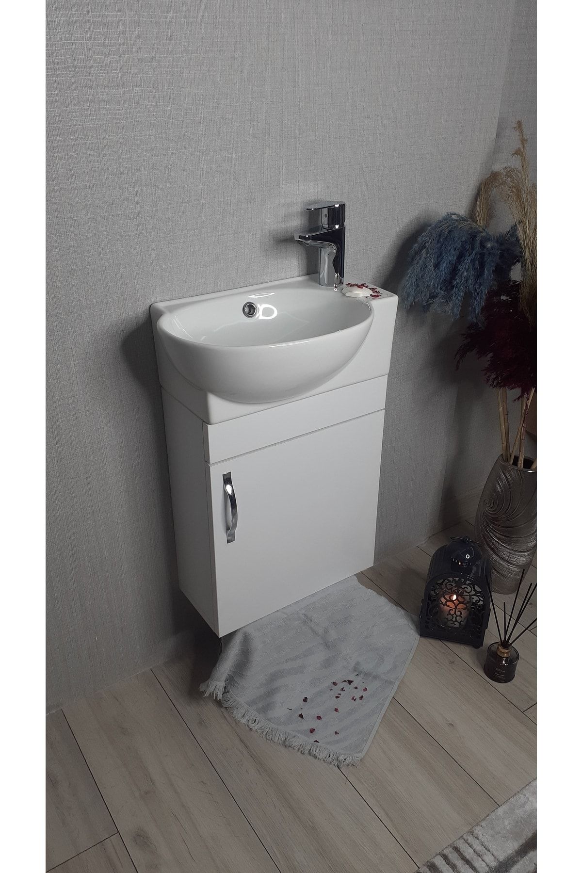 TURKUAZSERAMİK Turkuaz Banyo Ve Tuvalet Mini Köşe Lavabo 28*45 Cm (banyo Dolabı Dahil)