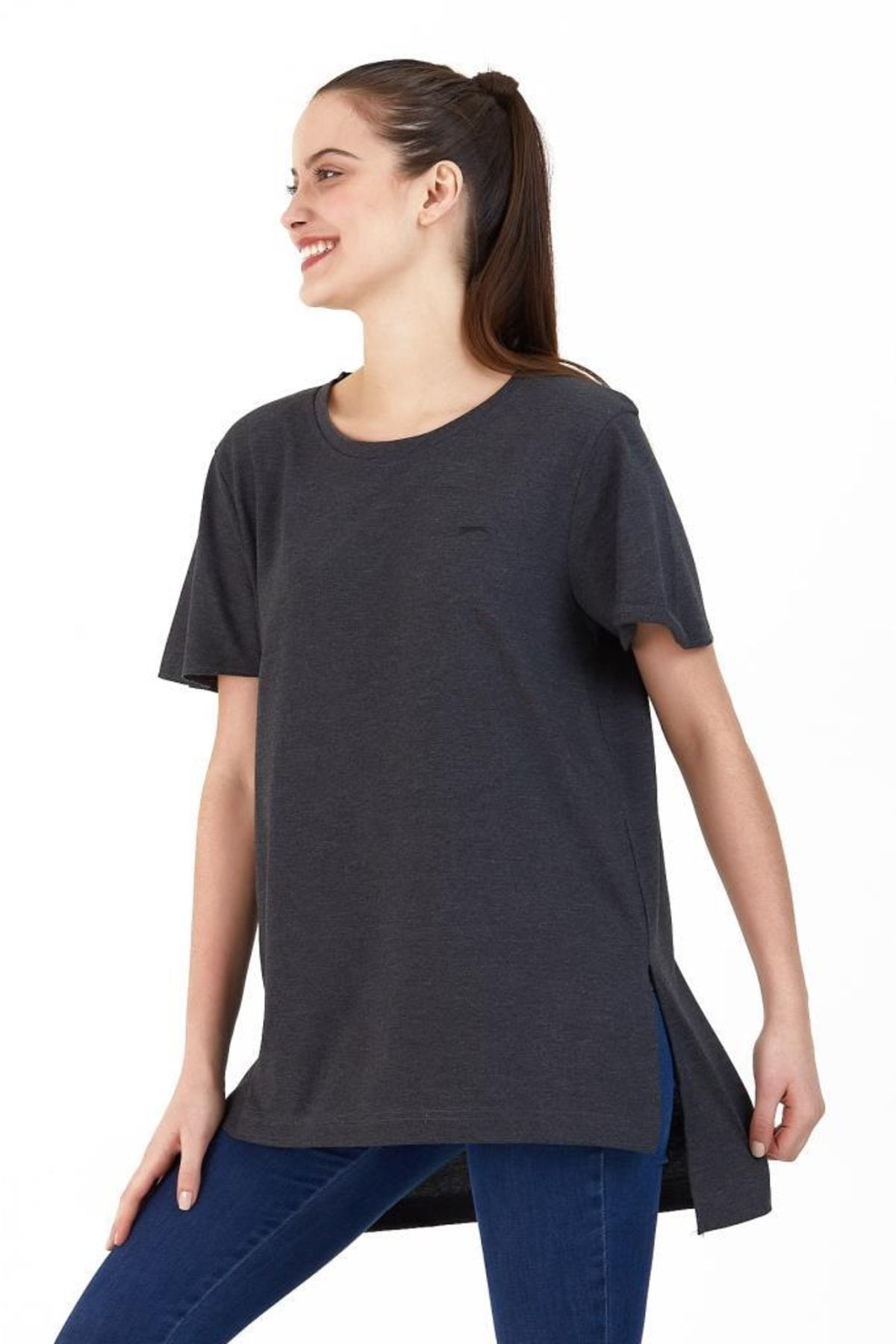 Slazenger Merılyn Kadın T-shirt Koyu Gri Kadın Tişört Gri Koyu Gri Uzun Tişört