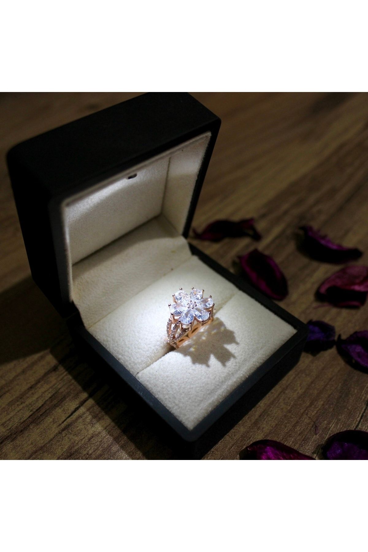 LOTUS JW Unutma Beni Çiçeği Yüzük & Işıklı Yüzük Kutusu - 925 Ayar Gümüş Yüzük