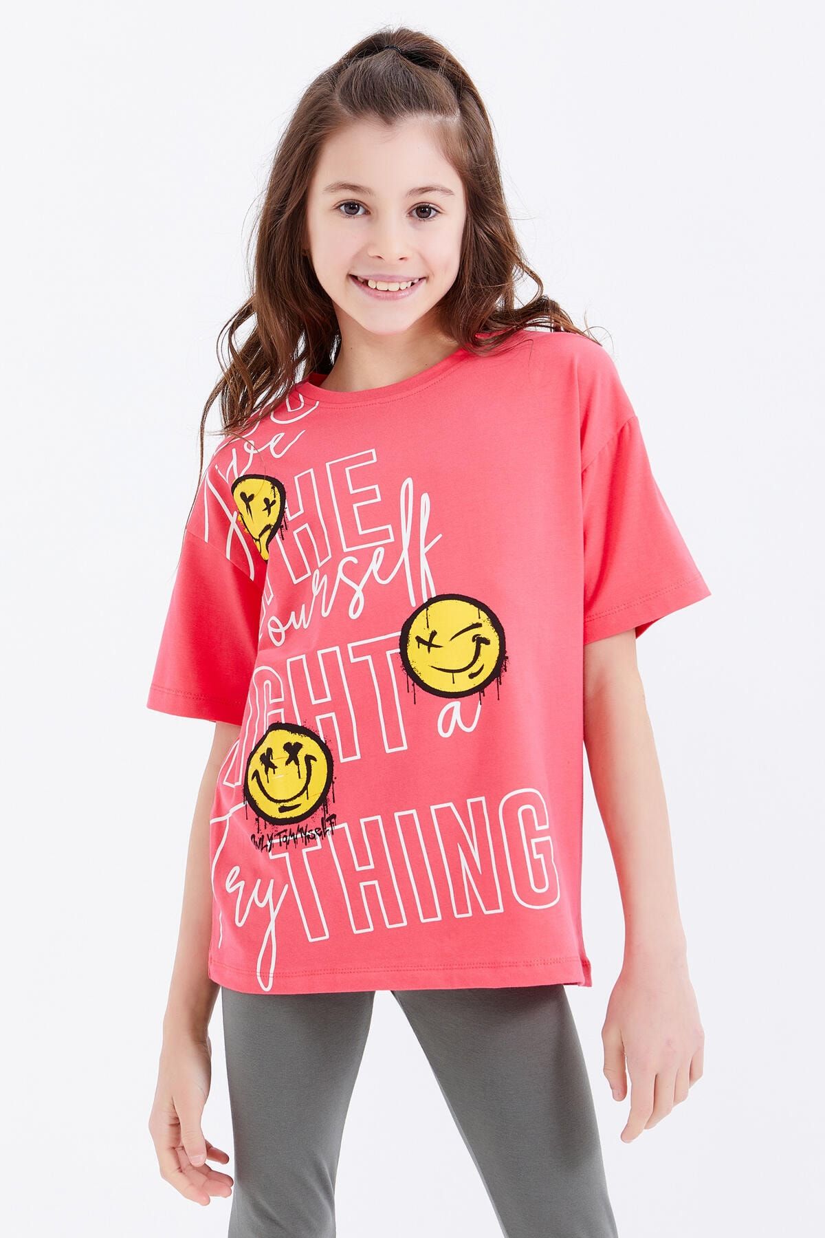 TOMMY LIFE Rose Oversize Emoji Baskılı O Yaka Düşük Omuz Kız Çocuk T-shirt - 75042
