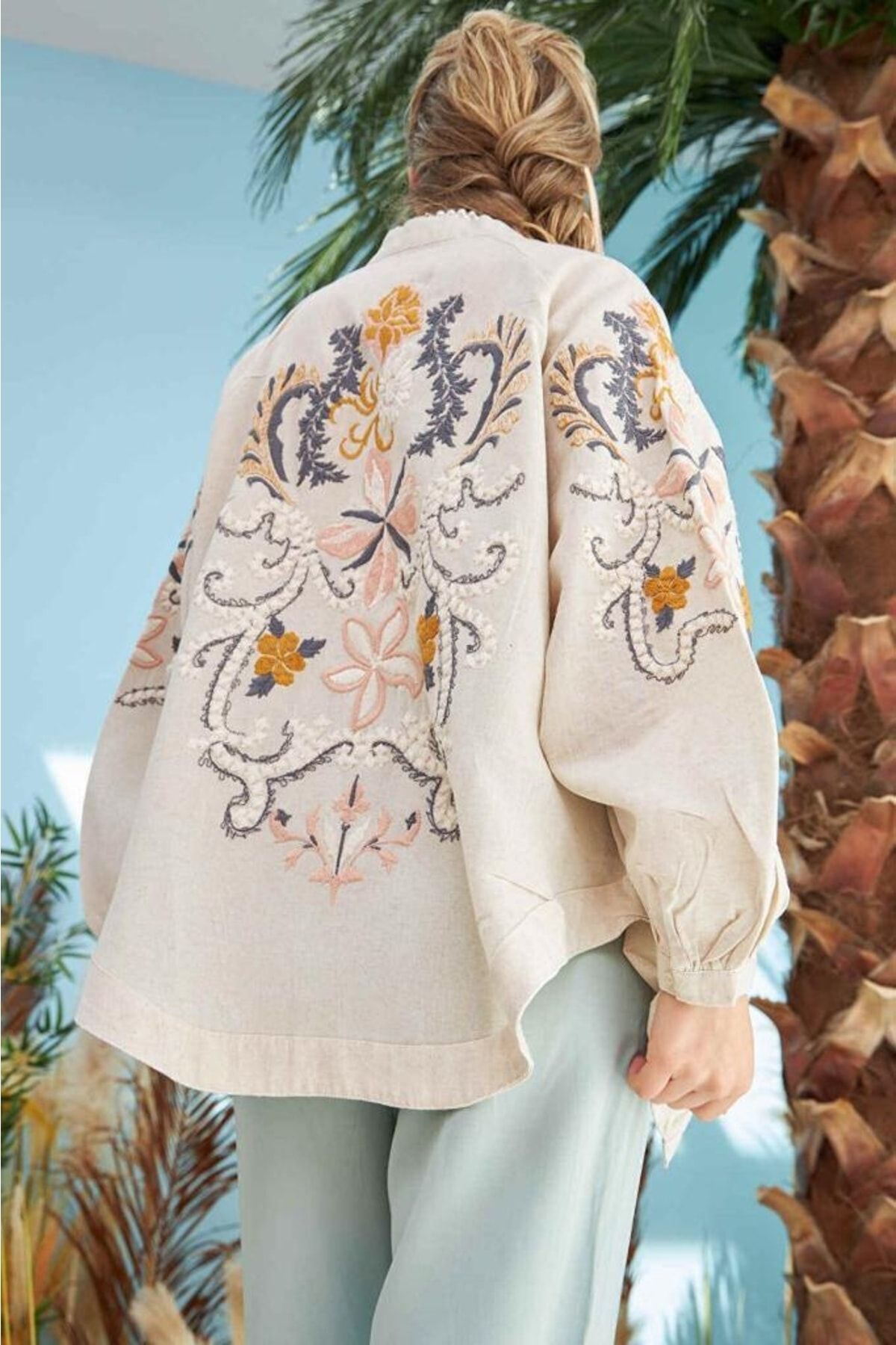 FEMELLE Kadın Arkası Ve Kolları Çiçek Nakışlı Kimono Ceket