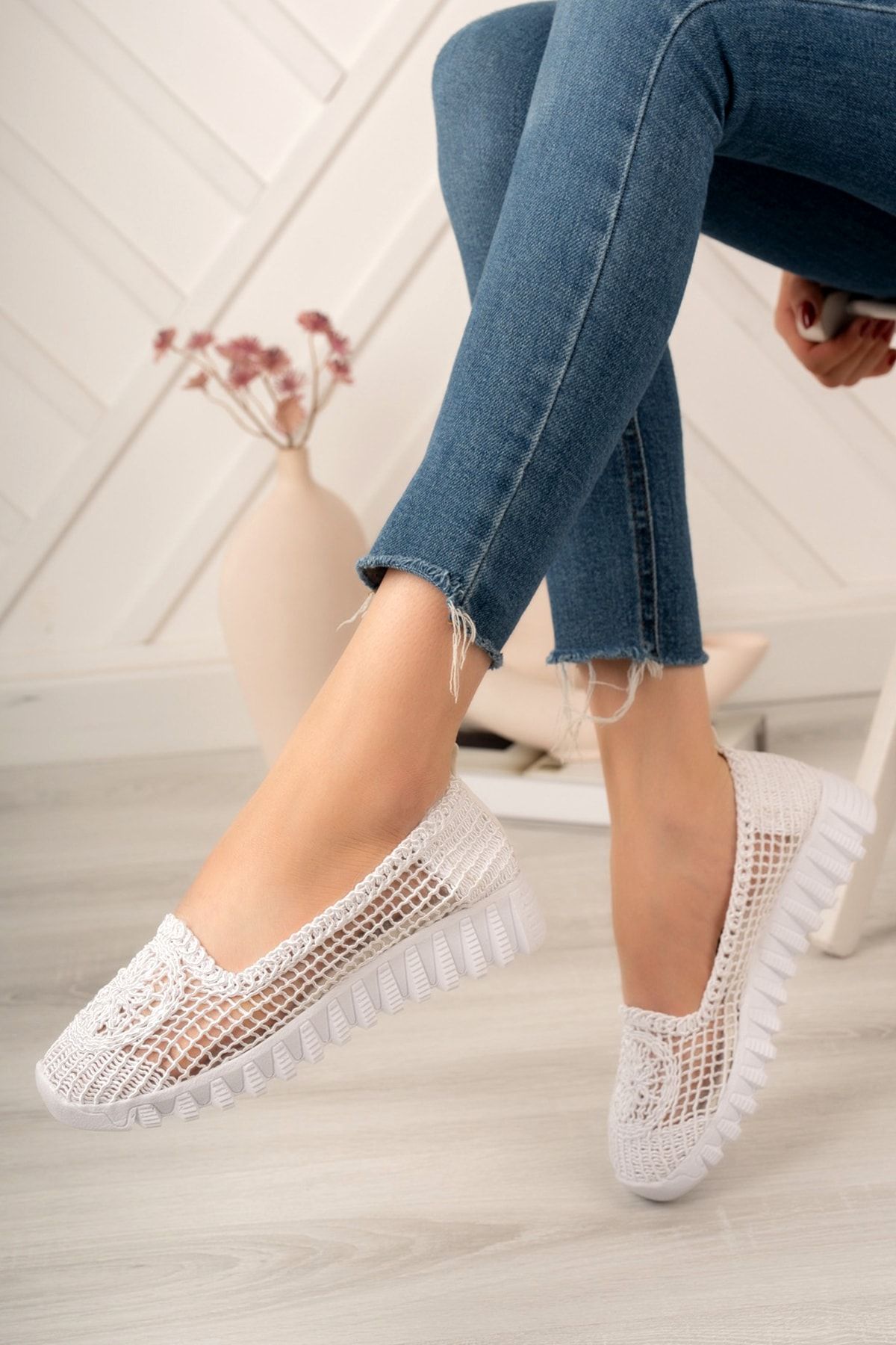 Freemax Kadın Ortopedik Taban Motif Işleme Babet Günlük Hafif Rahat Ayakkabı Beyaz