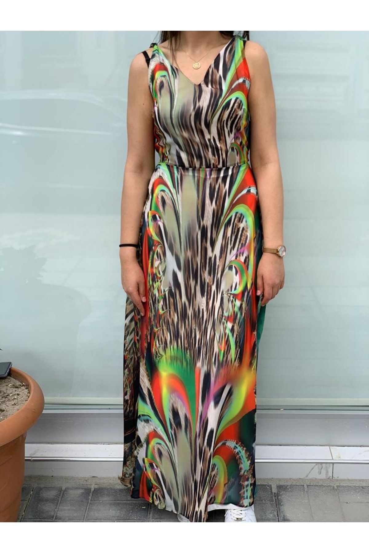 Ayhan Renkli Leopar Desenli Kuşaklı Sırt Detaylı V Yaka Elbise