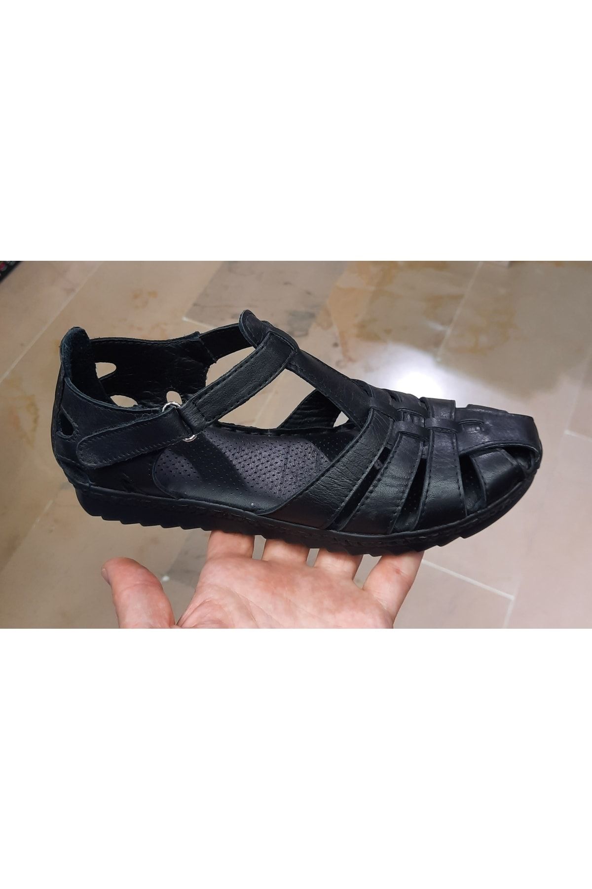 Belox Kadın Içi-dışı Hakiki Deri Ortopedik Taban Bilekten Cırtlı Yanları Açık Siyah Ayakkabı