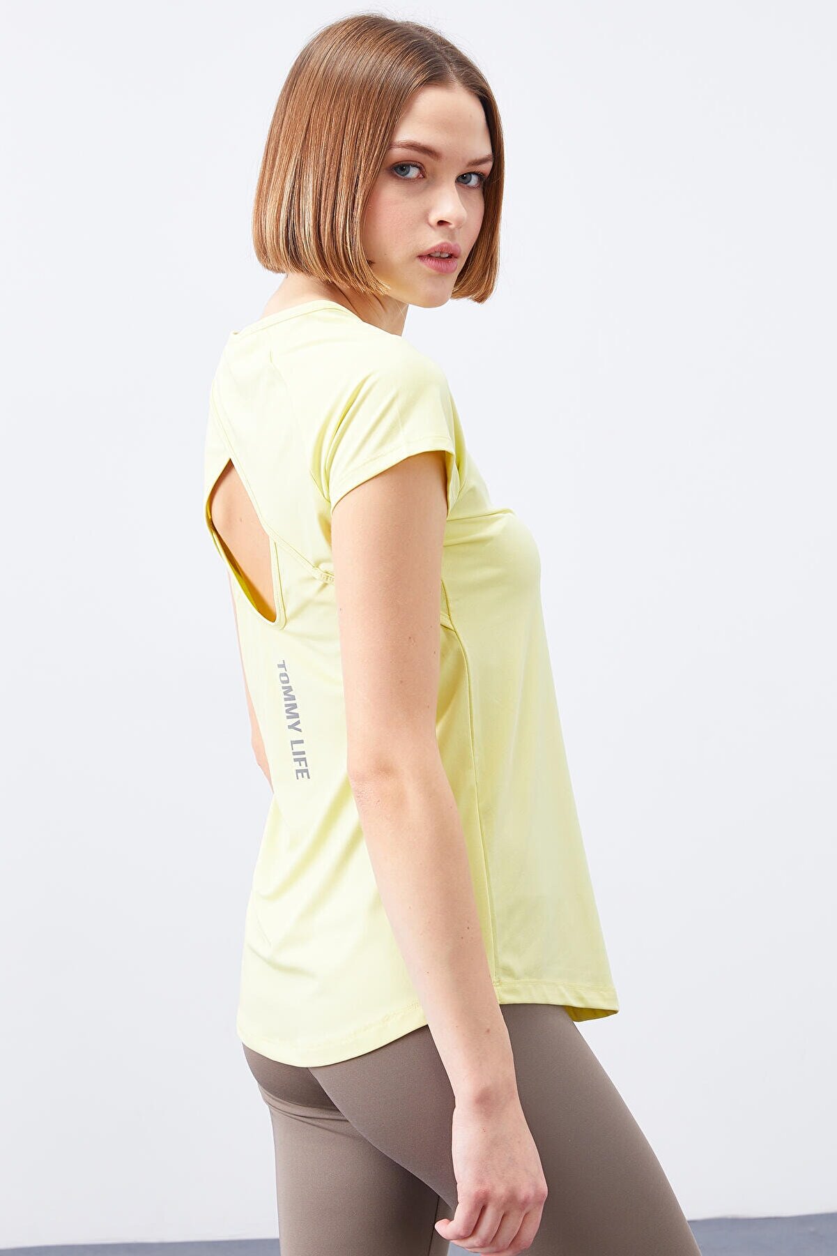 TOMMY LIFE Limon Kadın Sırt Pencereli Kısa Kol Standart Kalıp O Yaka T-shirt - 97101
