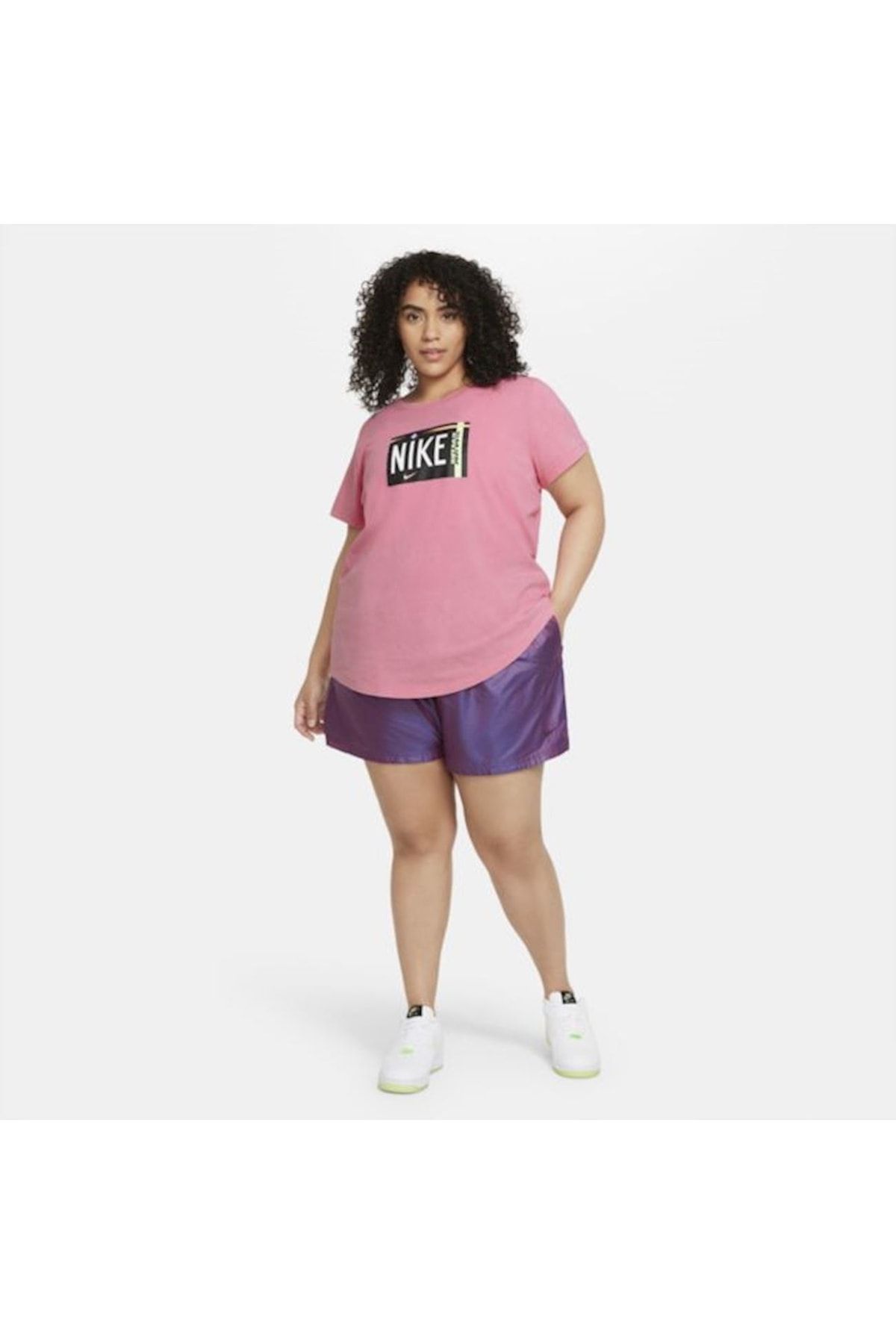 Nike Kadın Şortu Sportswear Parlak Dokuma Kadın Şortu