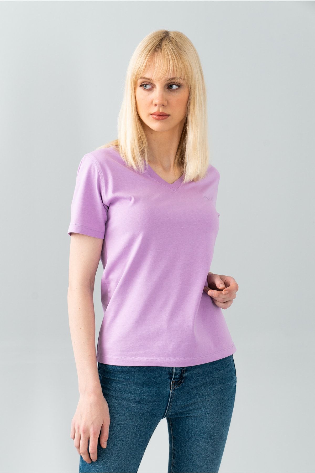 Minimalist Kadın Lila Basic T-shirt (SLİM FİT)