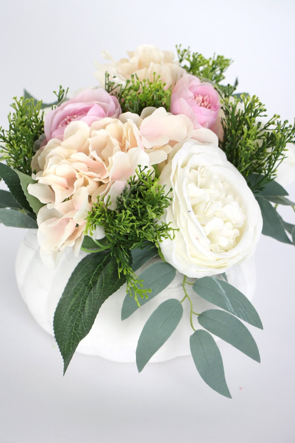 Yapay Çiçek Deposu Beton Saksıda Nişan Düğün Salon Masa Çiçeği