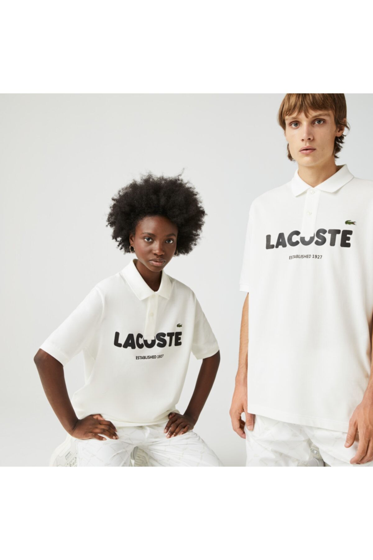Lacoste L!VE Unisex Loose Fit Baskılı Beyaz Polo Yaka T-Shirt