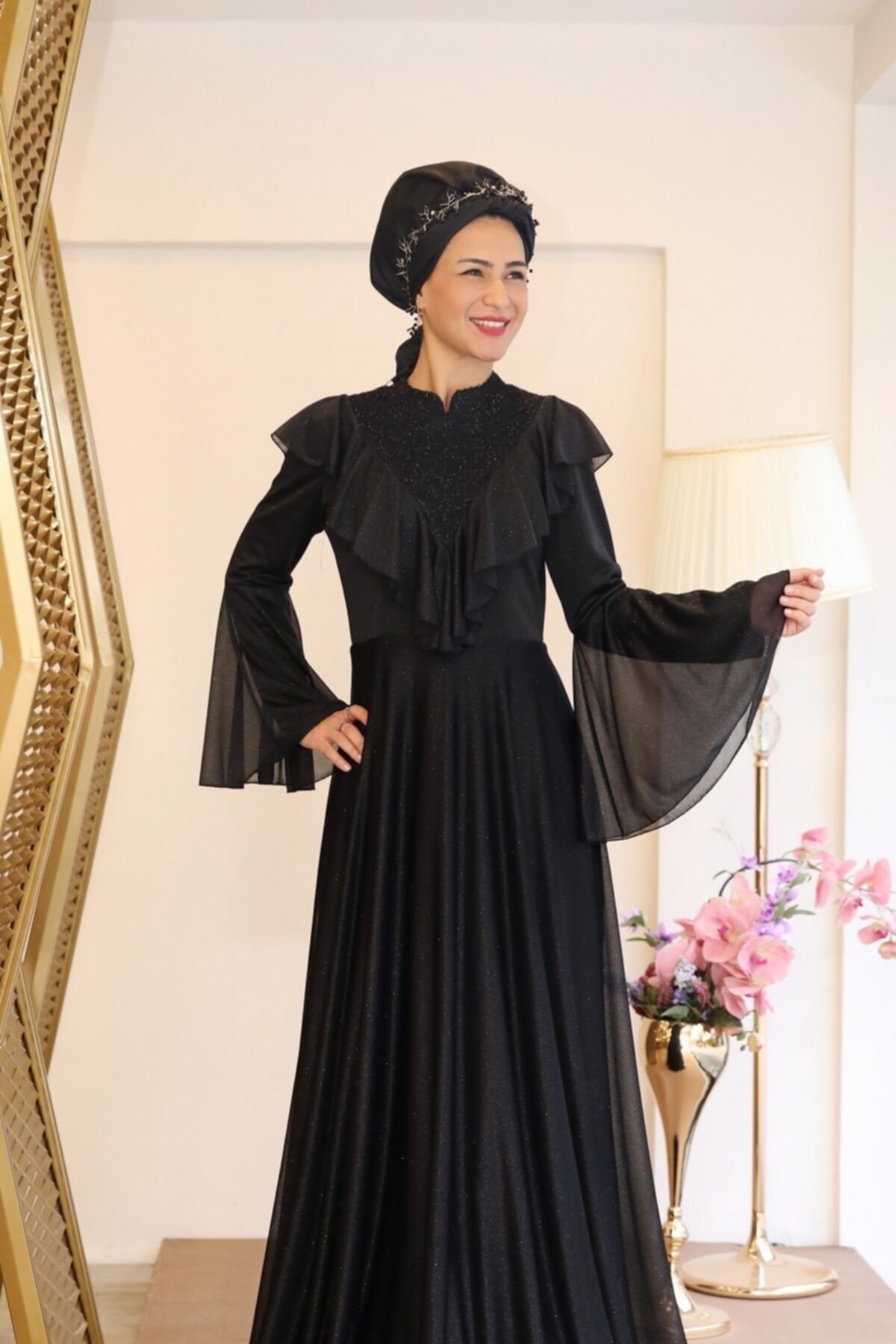 miss zera Siyah Fırfır Detaylı Kloş Etekli Abiye Elbise