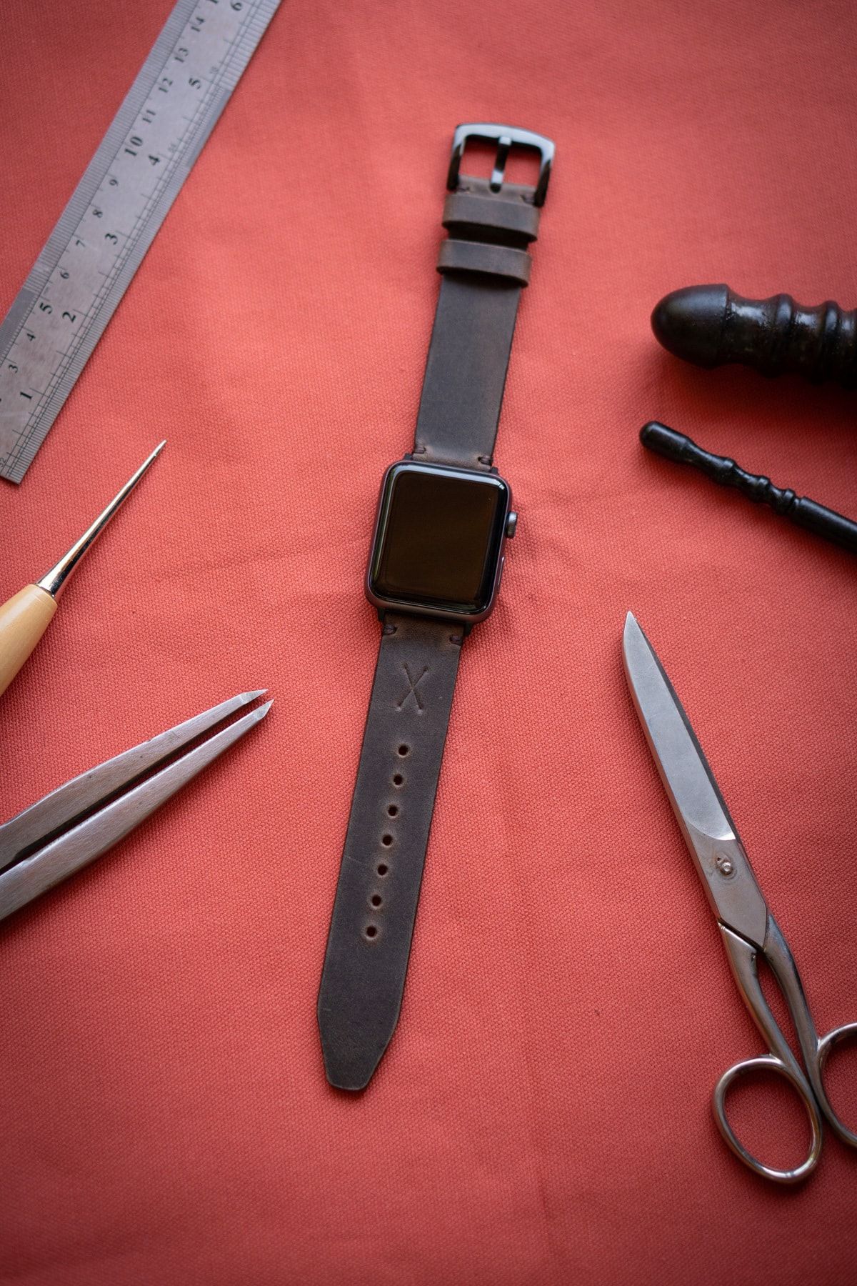 minimal X design Minimal X Apple Watch Kordonu 42/44/45 Mm - Kestane Crazy Gerçek Deri & El Yapımı