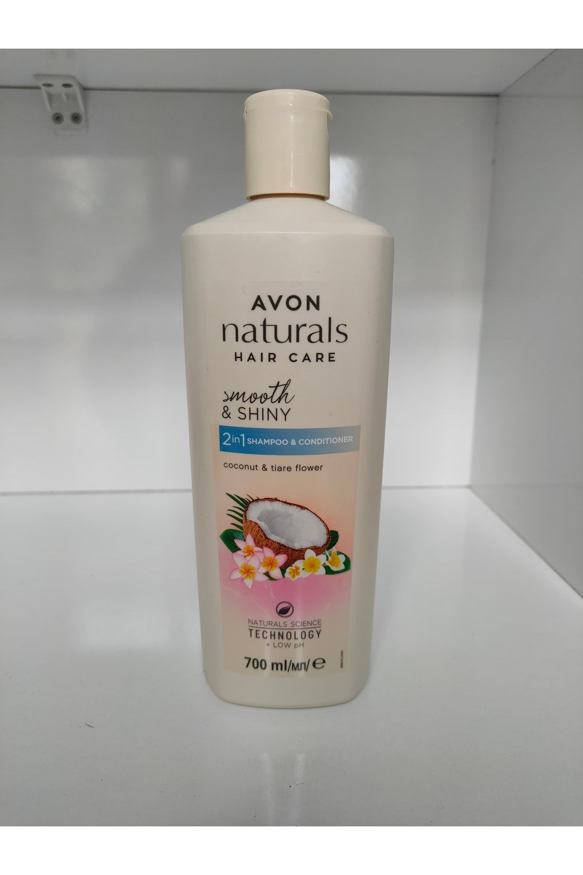 Avon Hindistan Cevizi ve Tiara Çiçeği Kokulu Şampuan ve Saç Kremi