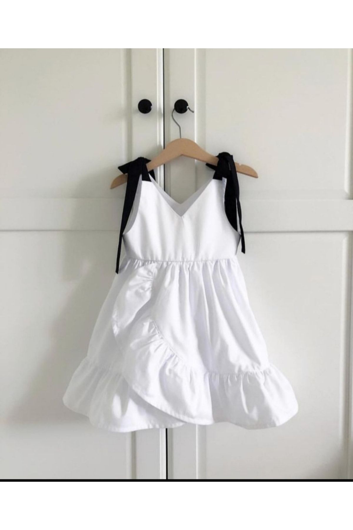 Mislina Kız Çocuk Sıyah Askılı Ve Yakalı Tasarım Elbise