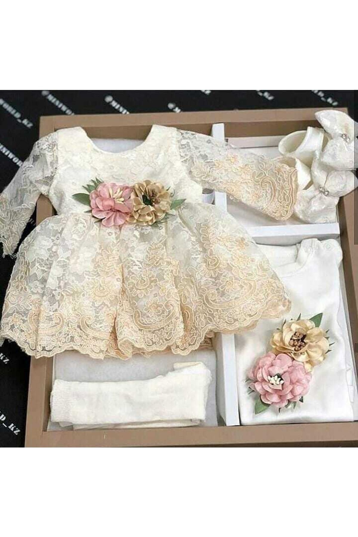 Nipperland Fransız Dantelli Kız Bebek Lüx Elbise Seti