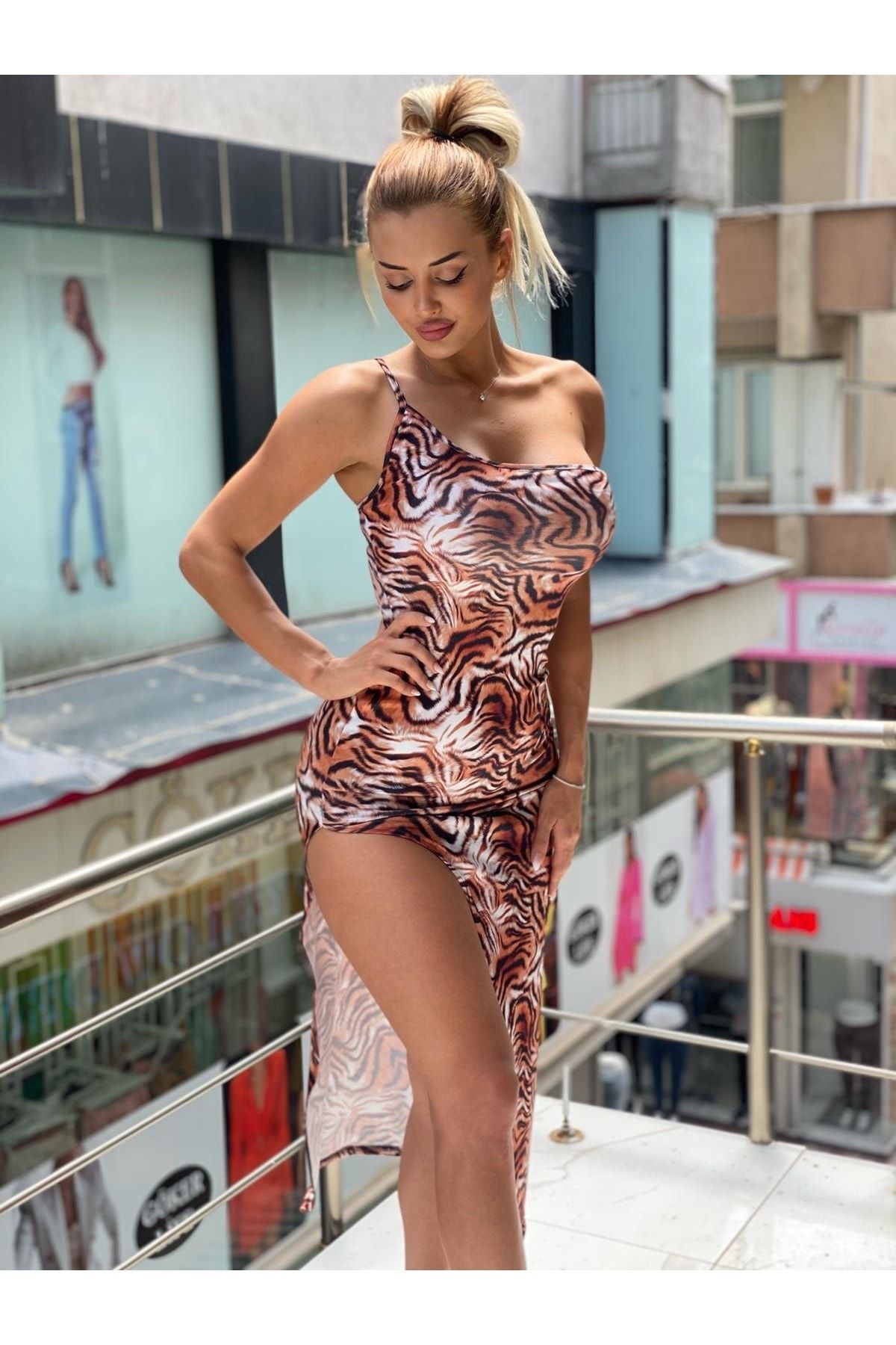 pink and pink Leopar Desenli Ince Askılı Midi Elbise