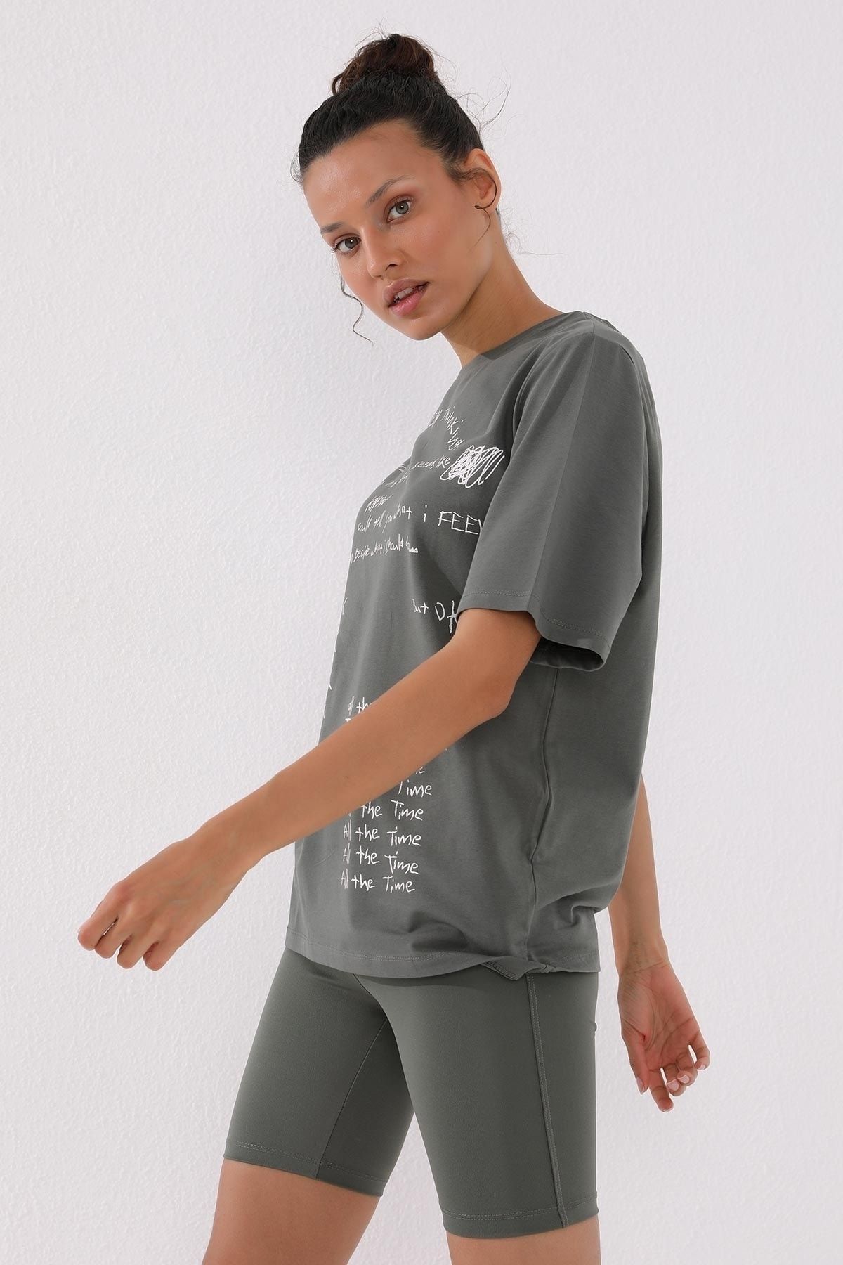 TOMMY LIFE Çağla El Yazısı Baskılı O Yaka Kadın Oversize T-shirt - 97137