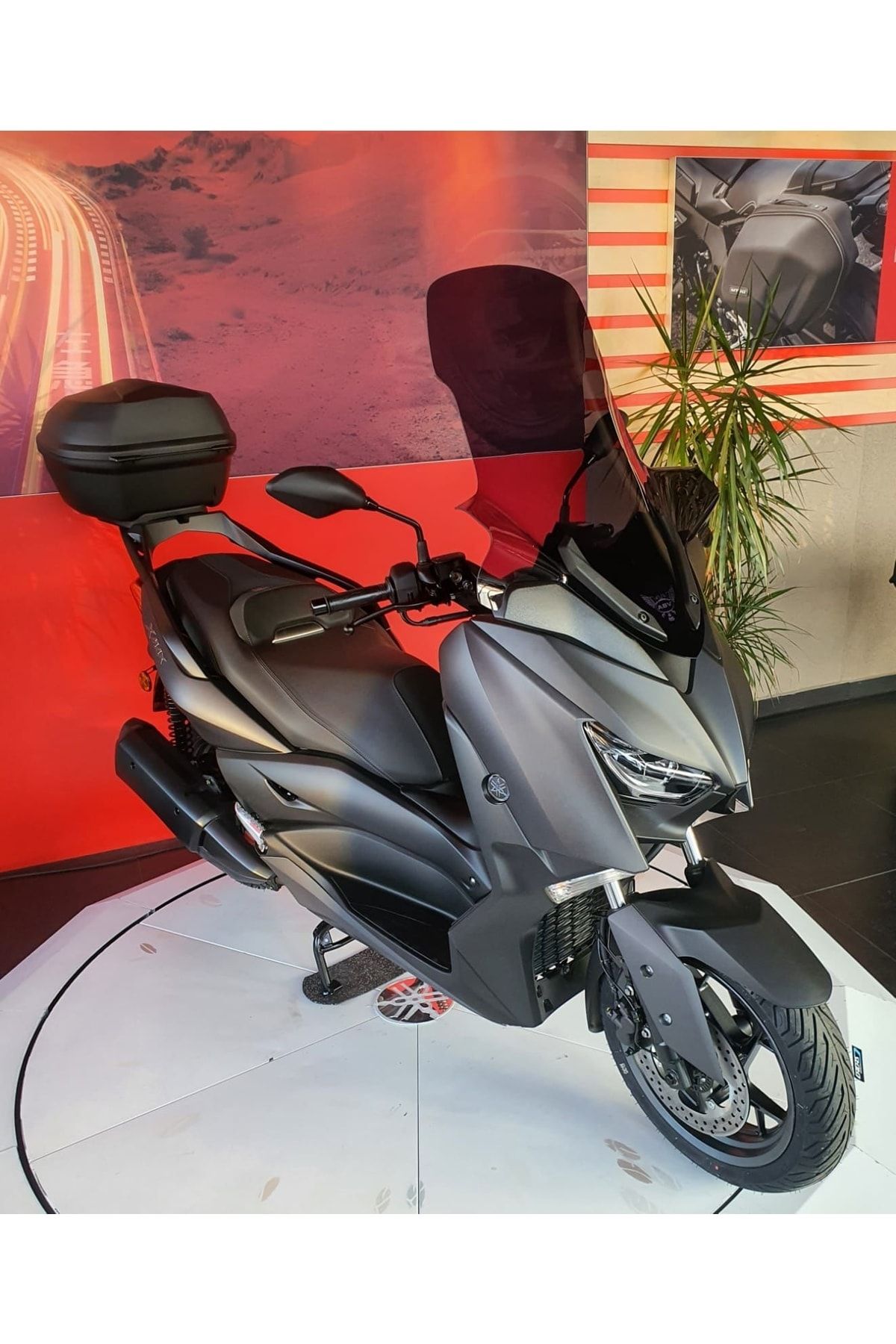 Yamaha Xmax 125 250 300 400 Füme Ön Cam Siperlik Tur Camı Abv 2018-2022 Model Uyumludur.