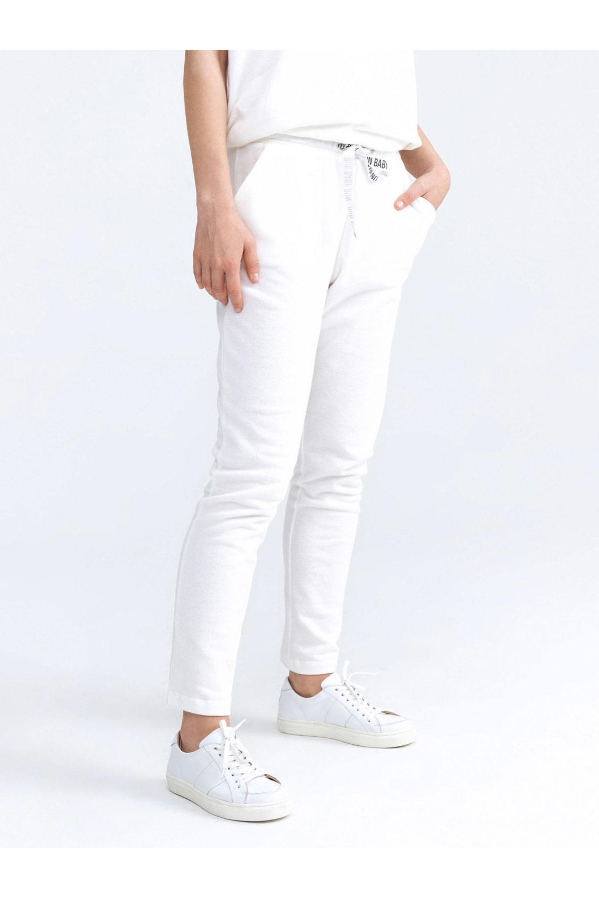 Xint Kadın Beyaz %100 Pamuk Rahat Kesim Sweat Pantolon