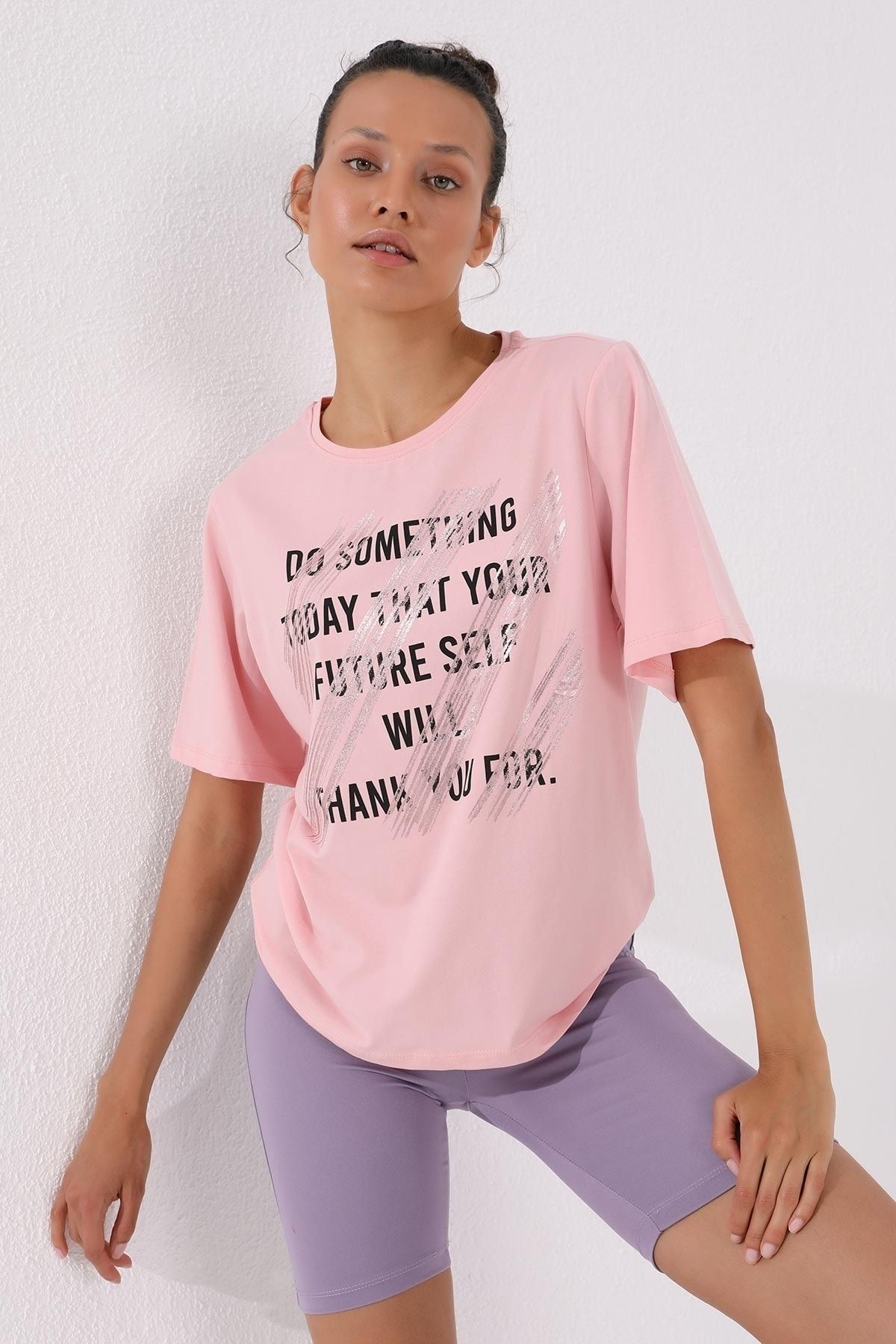 TOMMY LIFE Kadın Pembe Deforme Yazı Baskılı Oversize O Yaka T-shirt - 97133