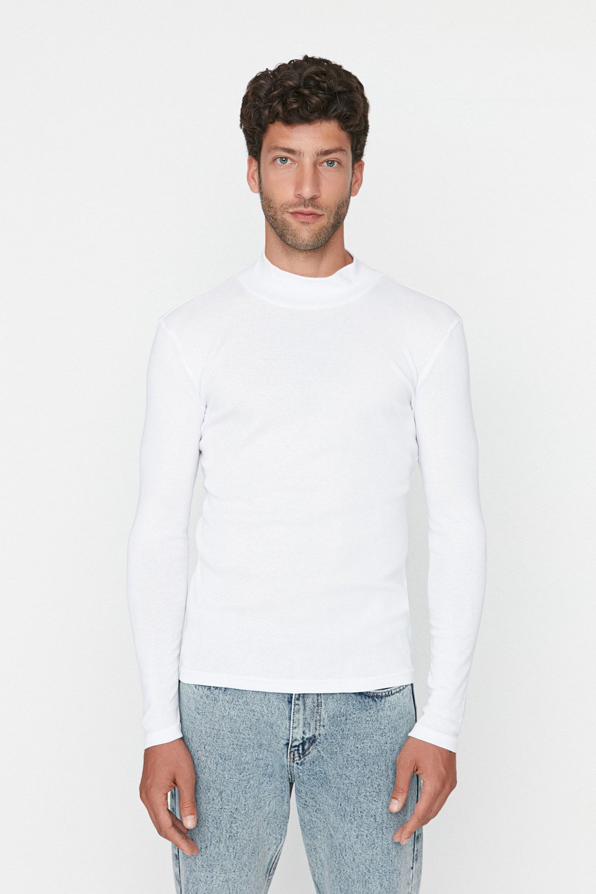 TRENDYOL MAN Beyaz  Basic Slim/Dar Kesim %100 Pamuklu Uzun Kollu Yarım Balıkçı Yaka T-Shirt TMNAW20TS0210