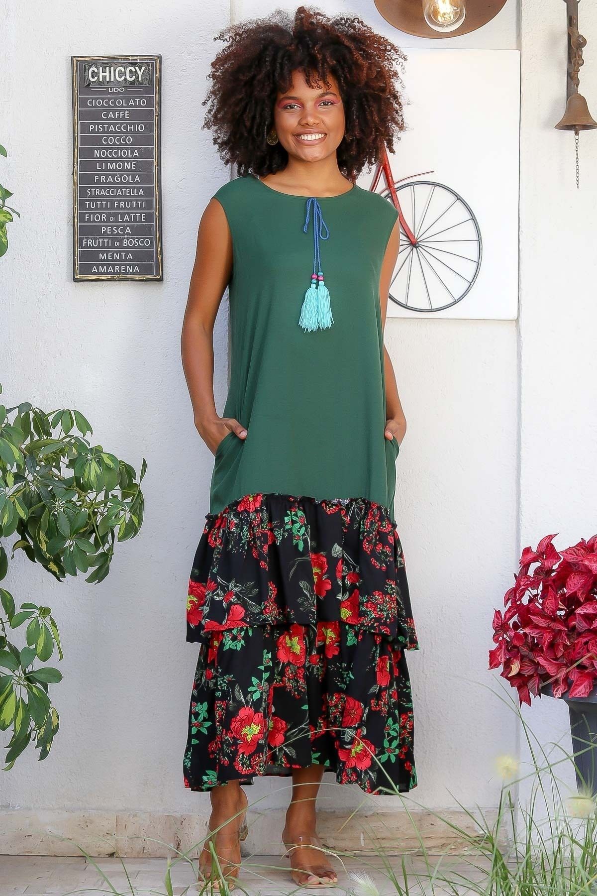 Chiccy Kadın Yeşil Yuvarlak Yaka Kolsuz Maxi Çiçekli Fırfırlı Oversize Dokuma Oversize Elbise