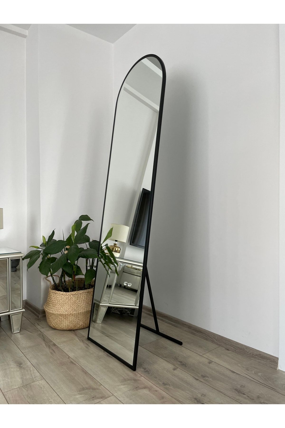 EFFE YAPI DEKOR Siyah Metal Çerçeveli 180x50 Cm Oval Ayaklı Boy Aynası