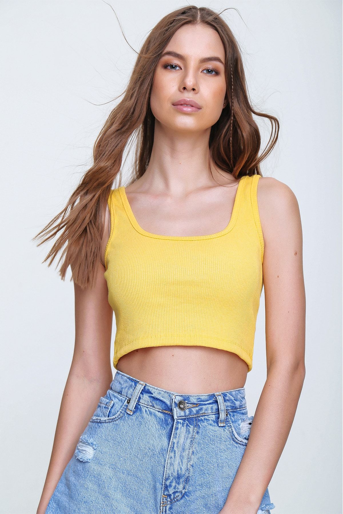 Trend Alaçatı Stili Kadın Sarı Kare Yaka Fitilli Crop Bluz ALC-X6156
