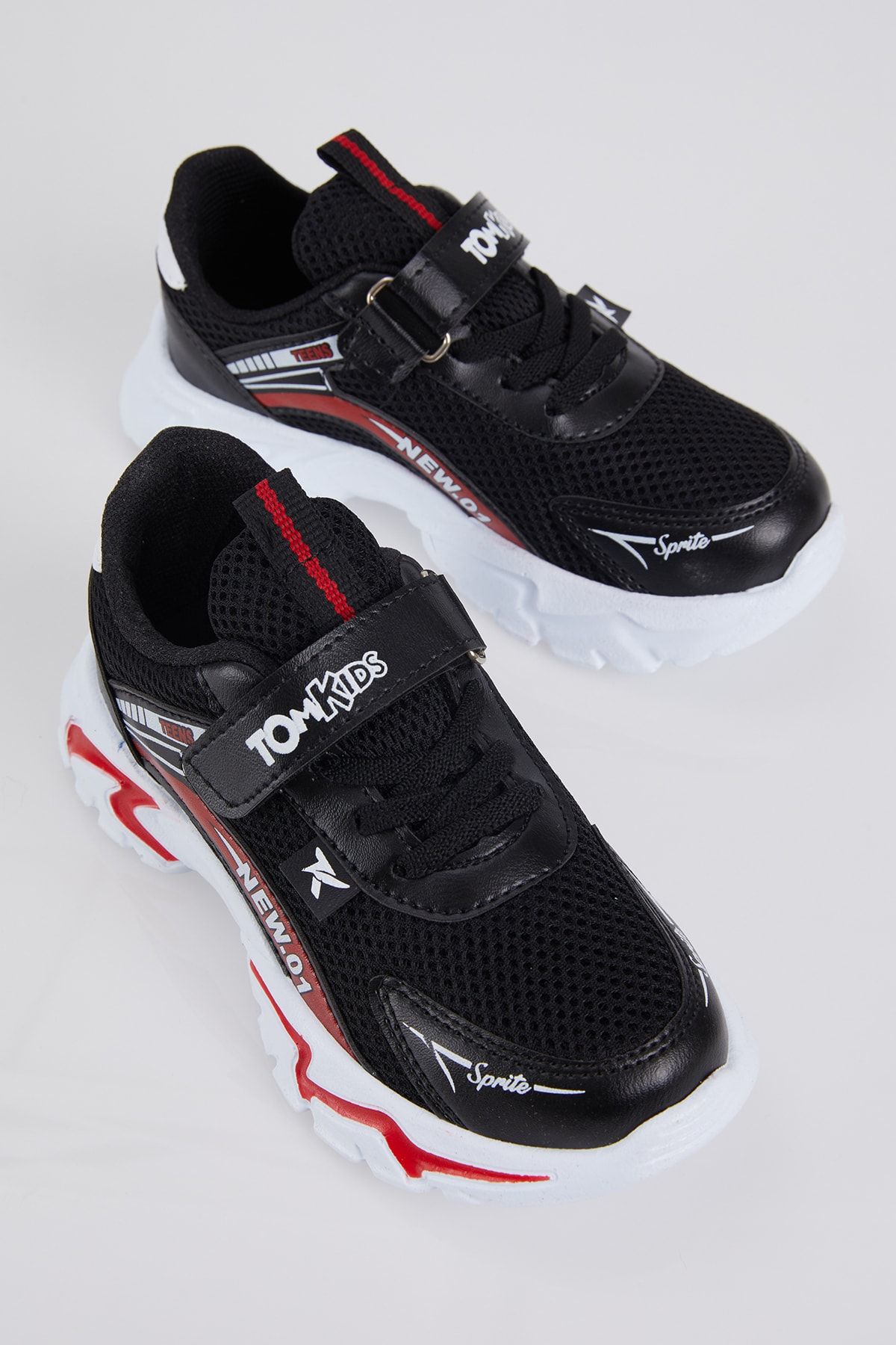 Tonny Black Çocuk Unisex Siyah Kırmızı Cırtlı Rahat Kalıp Sneaker