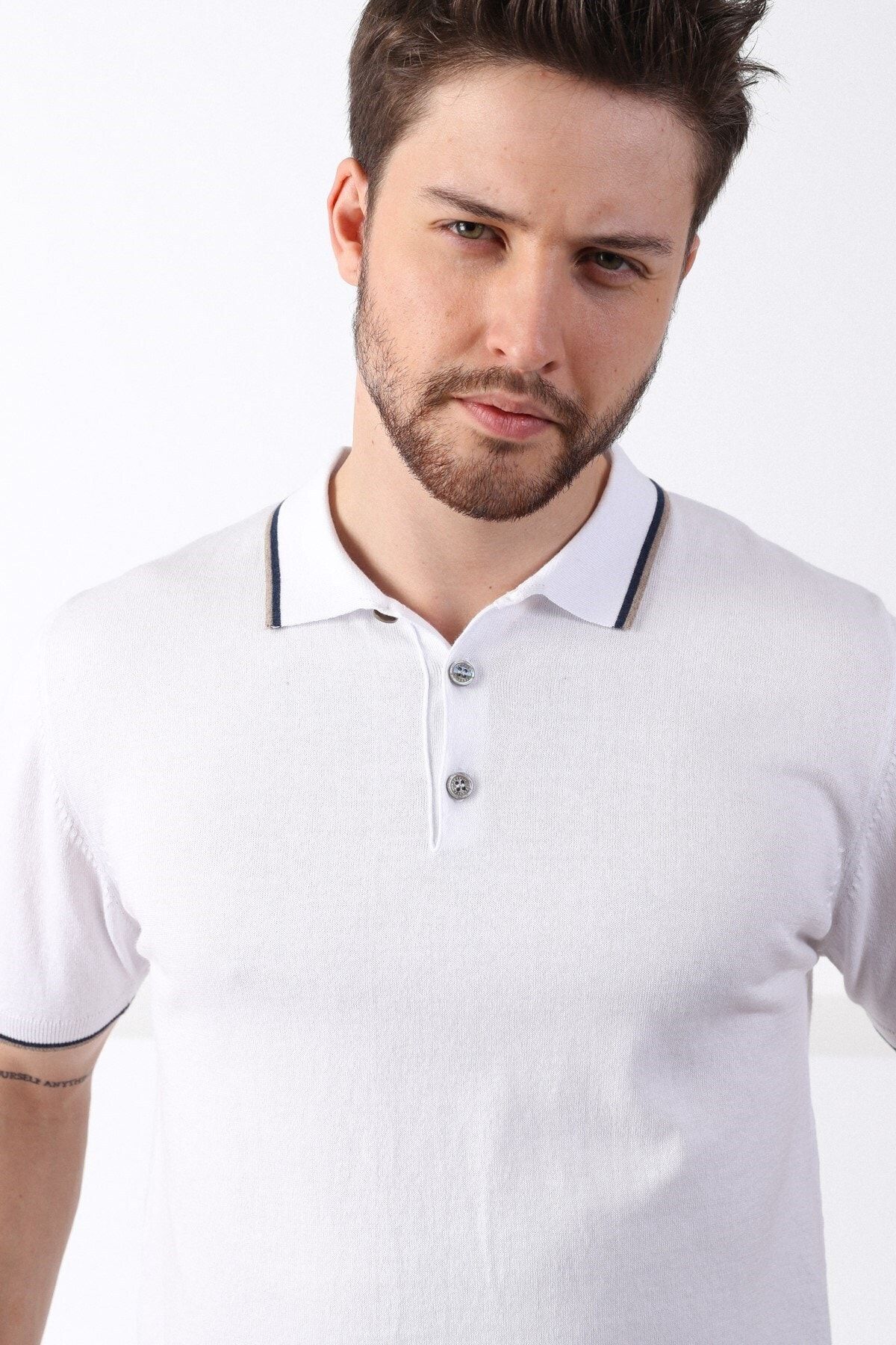 Ferraro Beyaz/bej Yaka Şerit Düğmeli %100 Pamuk Erkek Triko T-shirt