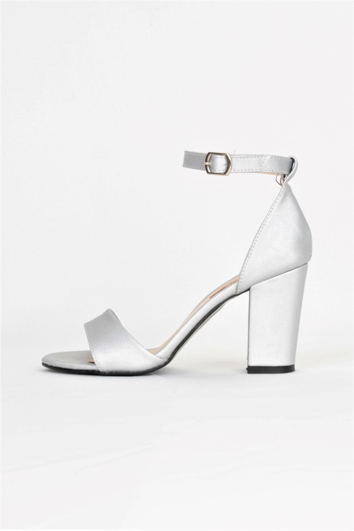 ALİS DRESS Gümüş Saten Tek Bantlı 9 Cm Topuklu Sandalet