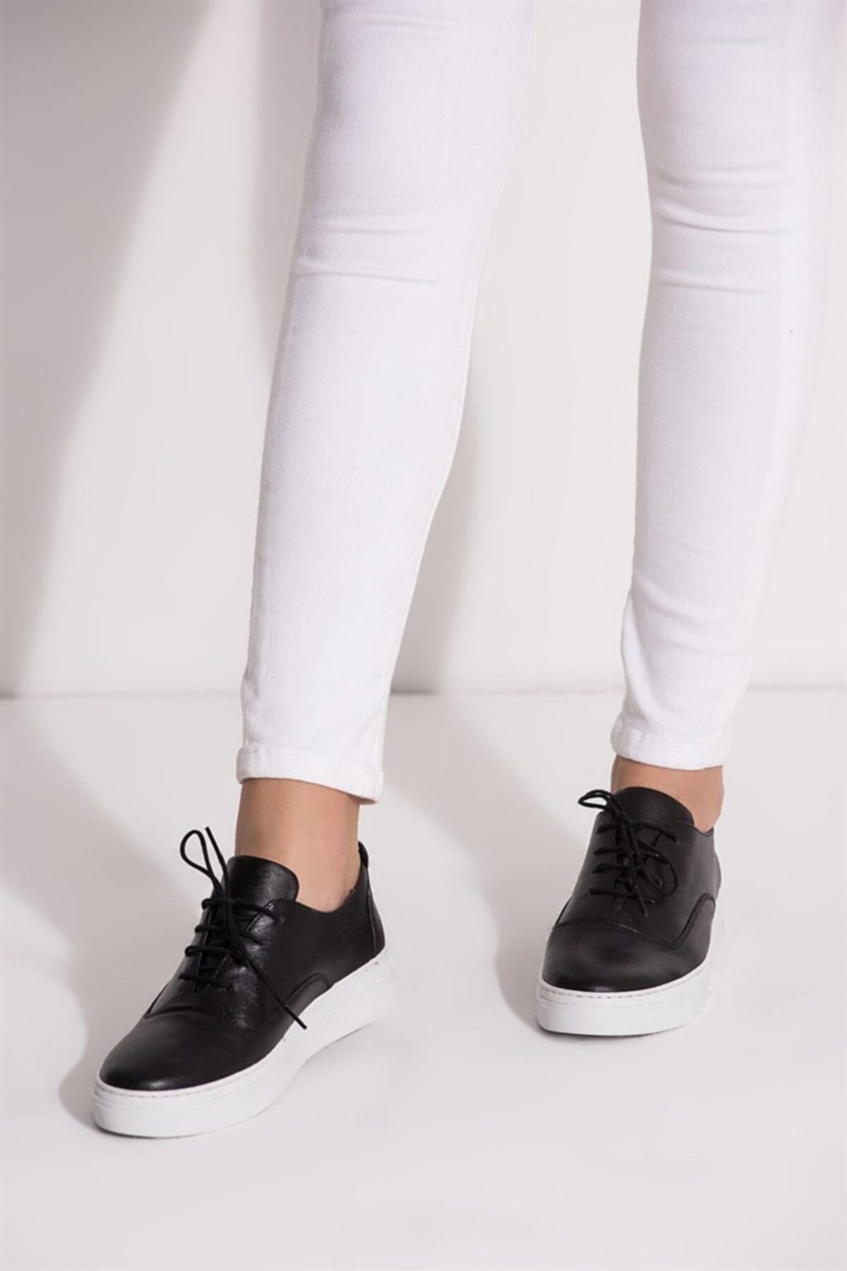 Deripabuc Hakiki Deri Siyah Kadın Deri Sneaker Vns-m01