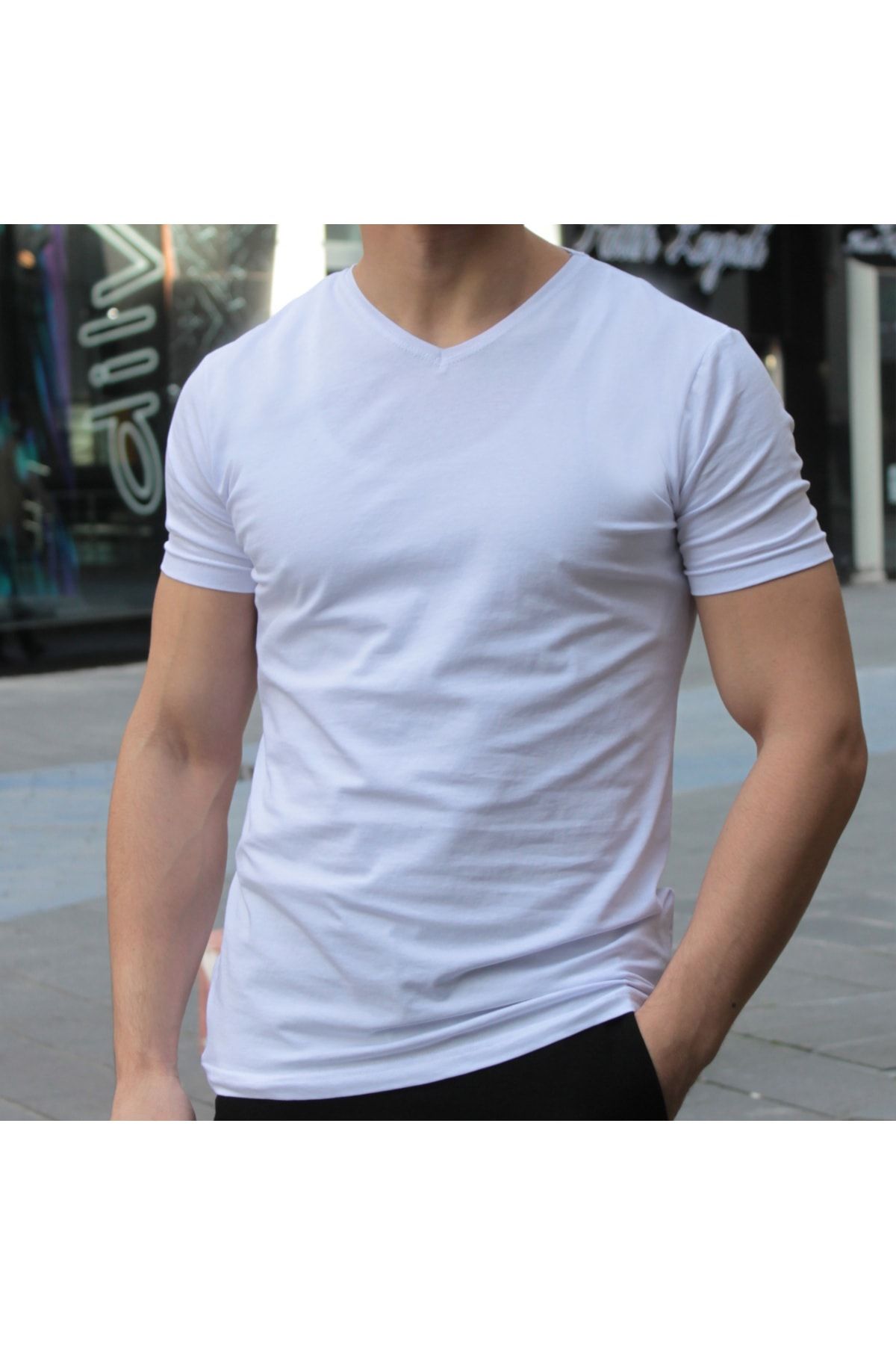 Wipeout Erkek Beyaz V Yaka Slim Fit T-shirt