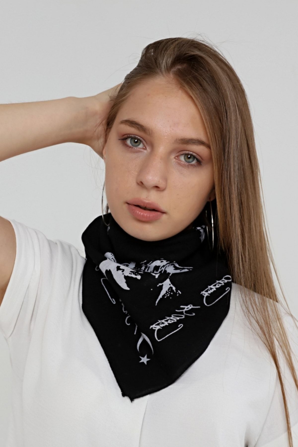indirimsepeti Atatürk Portreli Ve Imzalı Bandana Kafa Bandı Unisex Siyah