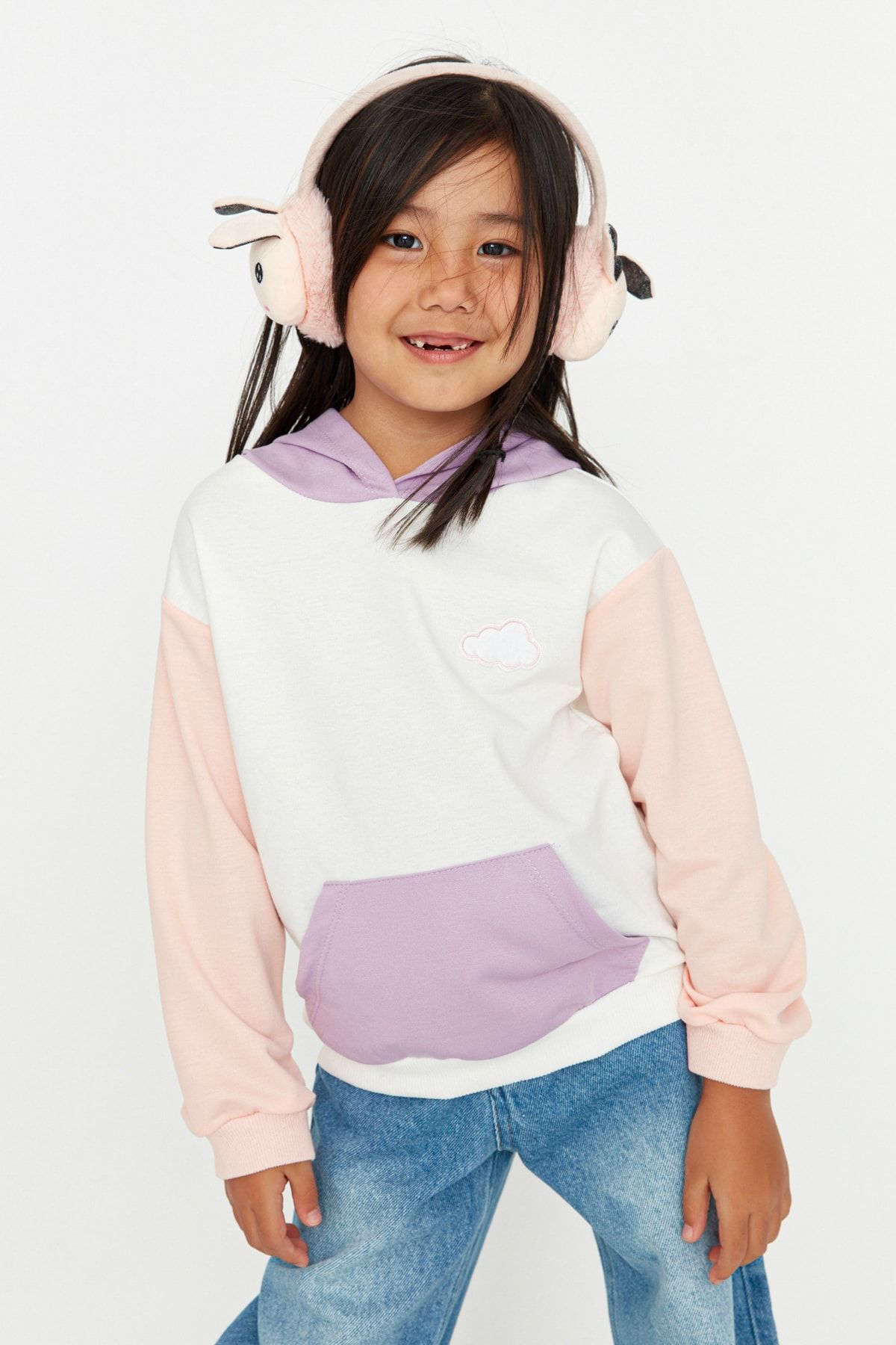 TRENDYOLKIDS Ekru Renk Bloklu Patch Nakışlı Kız Çocuk Örme Sweatshirt