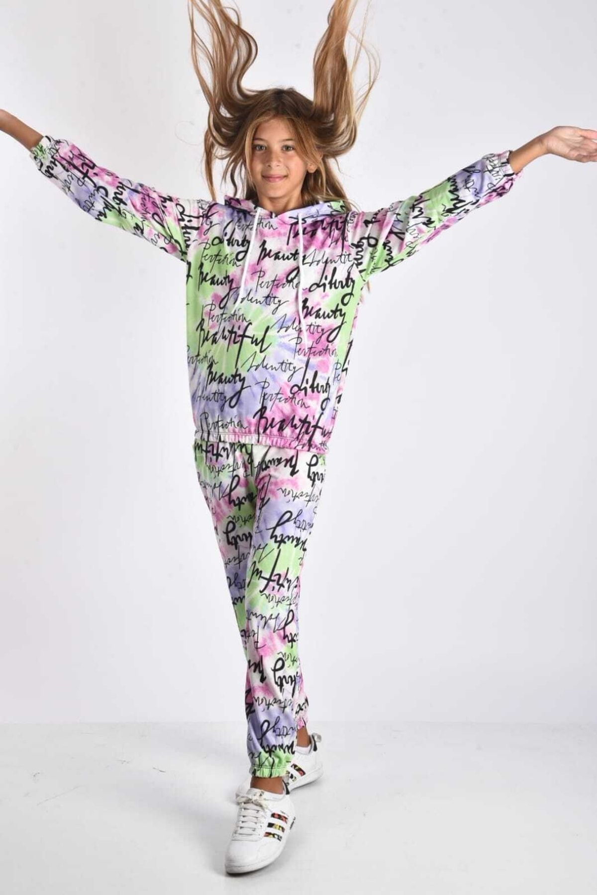 Genel Markalar Lila Yazılı Batik Desenli Kapüşonlu Cepli Kız Çocuk Mevsimlik Eşofman Takım