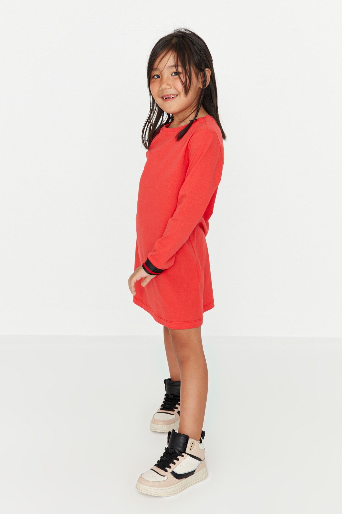TRENDYOLKIDS Kırmızı Lastik Detaylı Kız Çocuk Örme Elbise