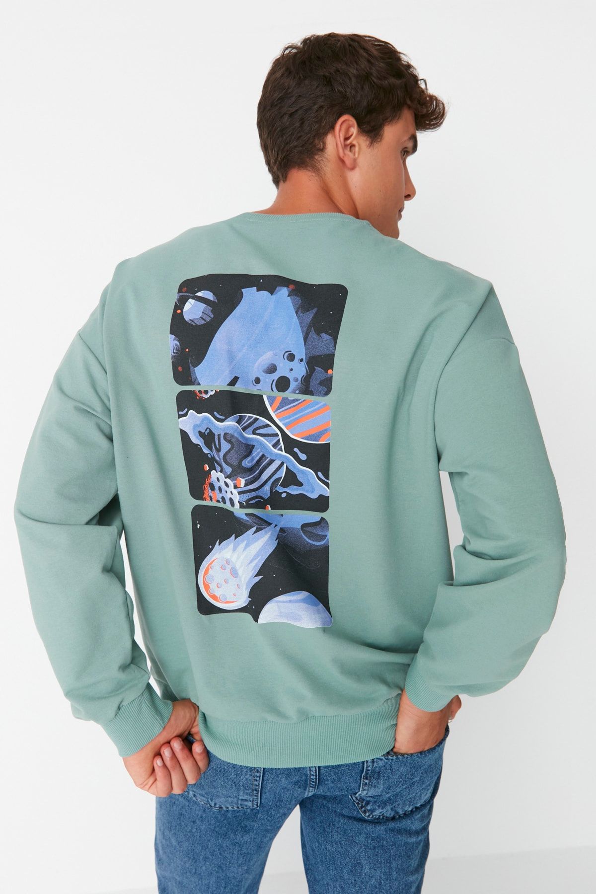 TRENDYOL MAN Mint  Oversize/Geniş Kesim Bisiklet Yaka Uzun Kollu Uzay Baskılı Sweatshirt TMNAW22SW0407