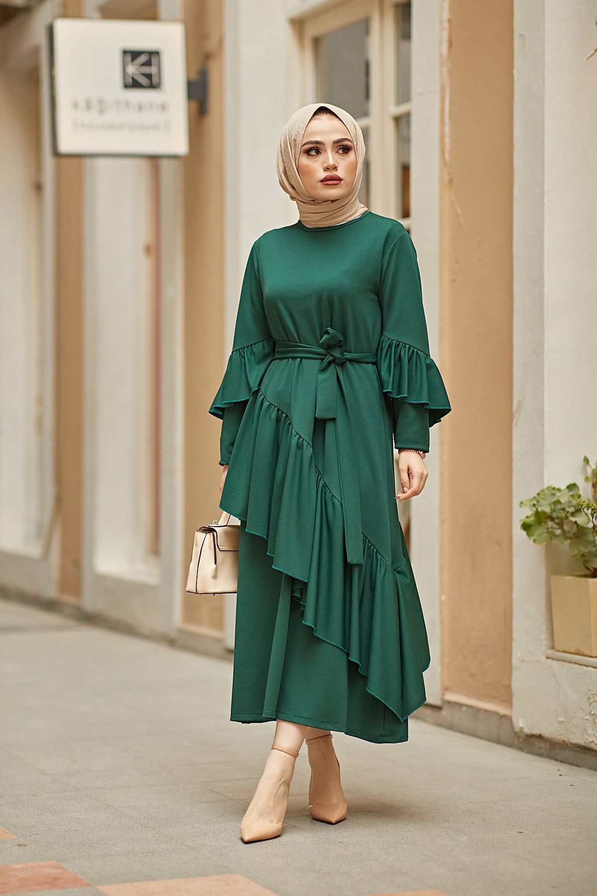 Festmoda Kadın Yeşil Asimetrik Fırfır Detaylı Elbise