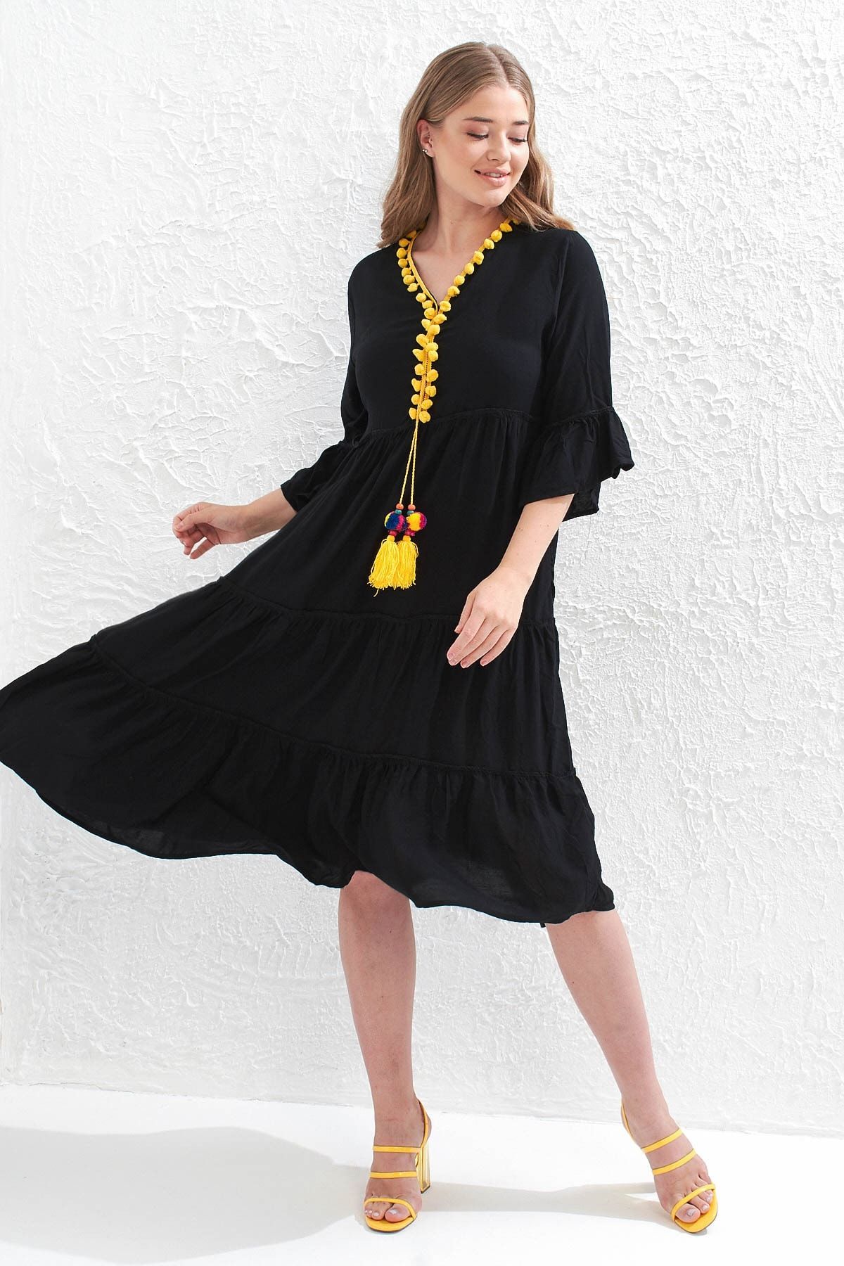 Big Free Kadın Siyah Yaka Ponpon Ucu Püskül Detaylı Ders Dikiş Elbise Tb20Yb112033