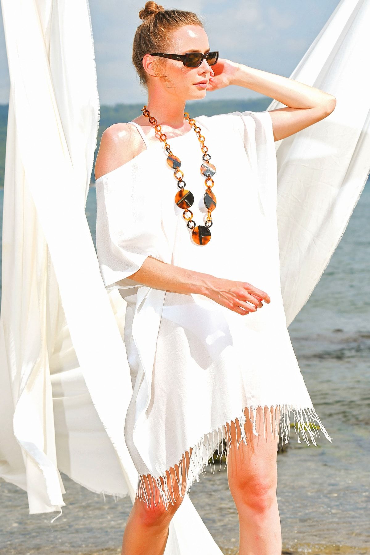 Trend Alaçatı Stili Kadın Beyaz Püskül Detaylı Plaj Elbisesi Alc-X4428
