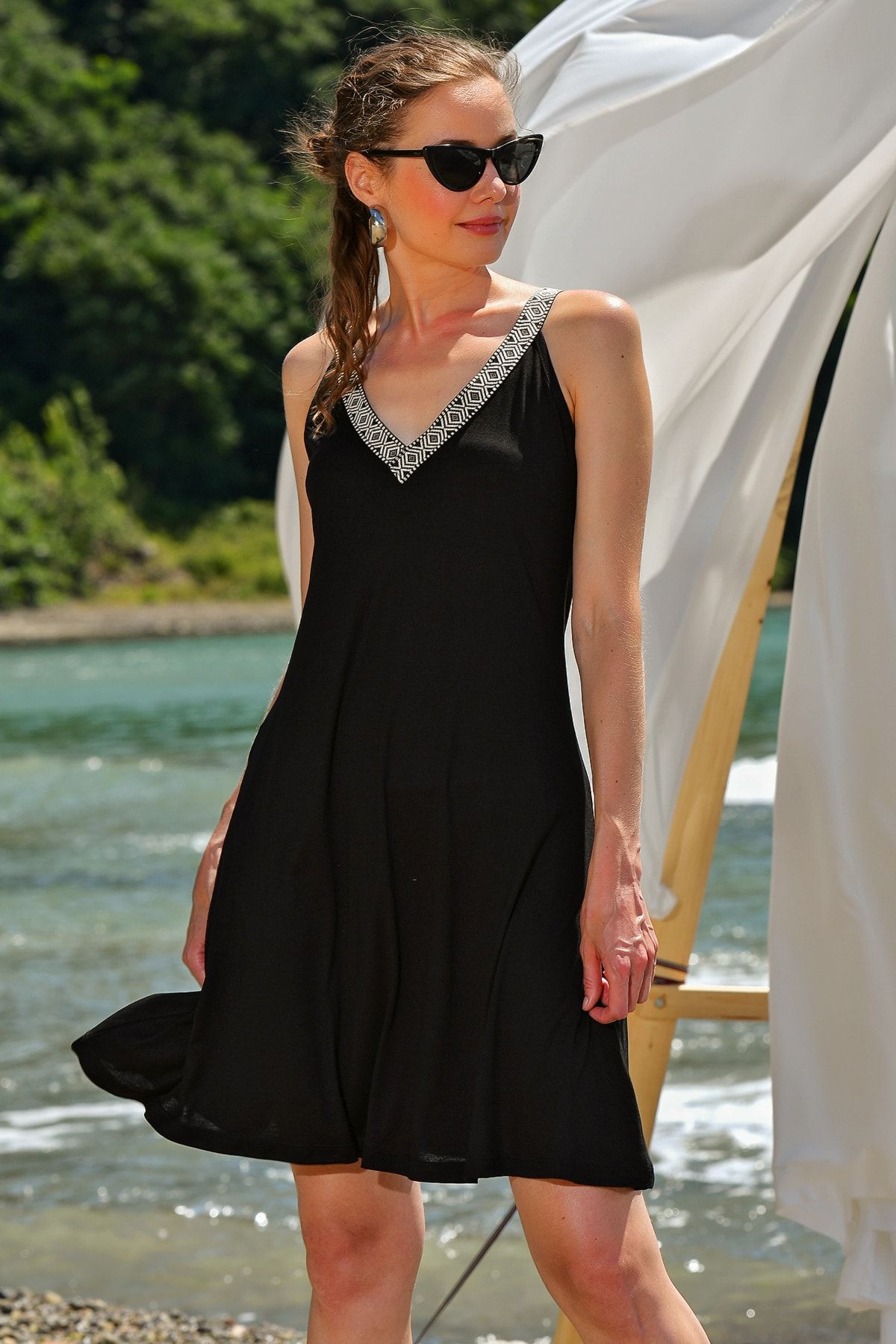 Trend Alaçatı Stili Kadın Siyah V Yaka Etnik Şeritli Viscon Elbise Alc-017-095-Pe