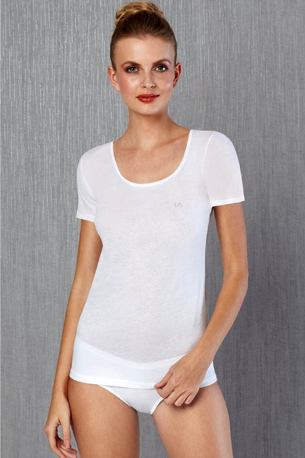 Doreanse Kadın Beyaz Büyük Beden Kısa Kol Geniş Yaka T-shirt 9397p