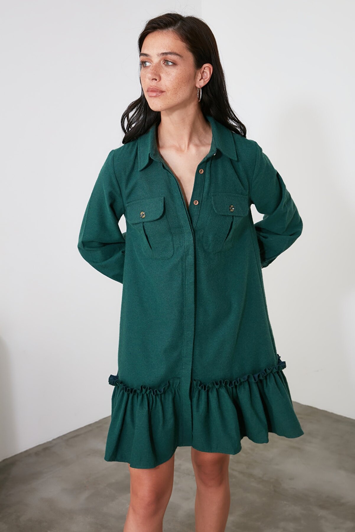 TRENDYOLMİLLA Yeşil Volanlı Gömlek Elbise TWOAW21EL0494