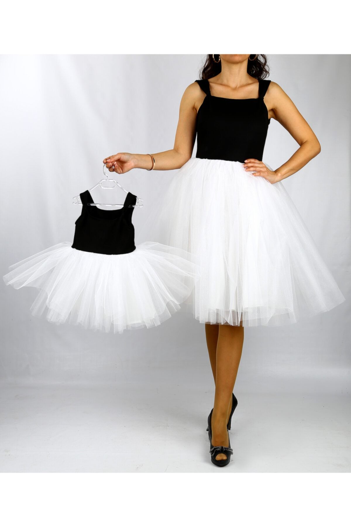 hotice tasarım Hotice Anne Kız Kombin Spor Abiye Parti Elbise Siyah Beyaz (TEKLİ FİYAT)