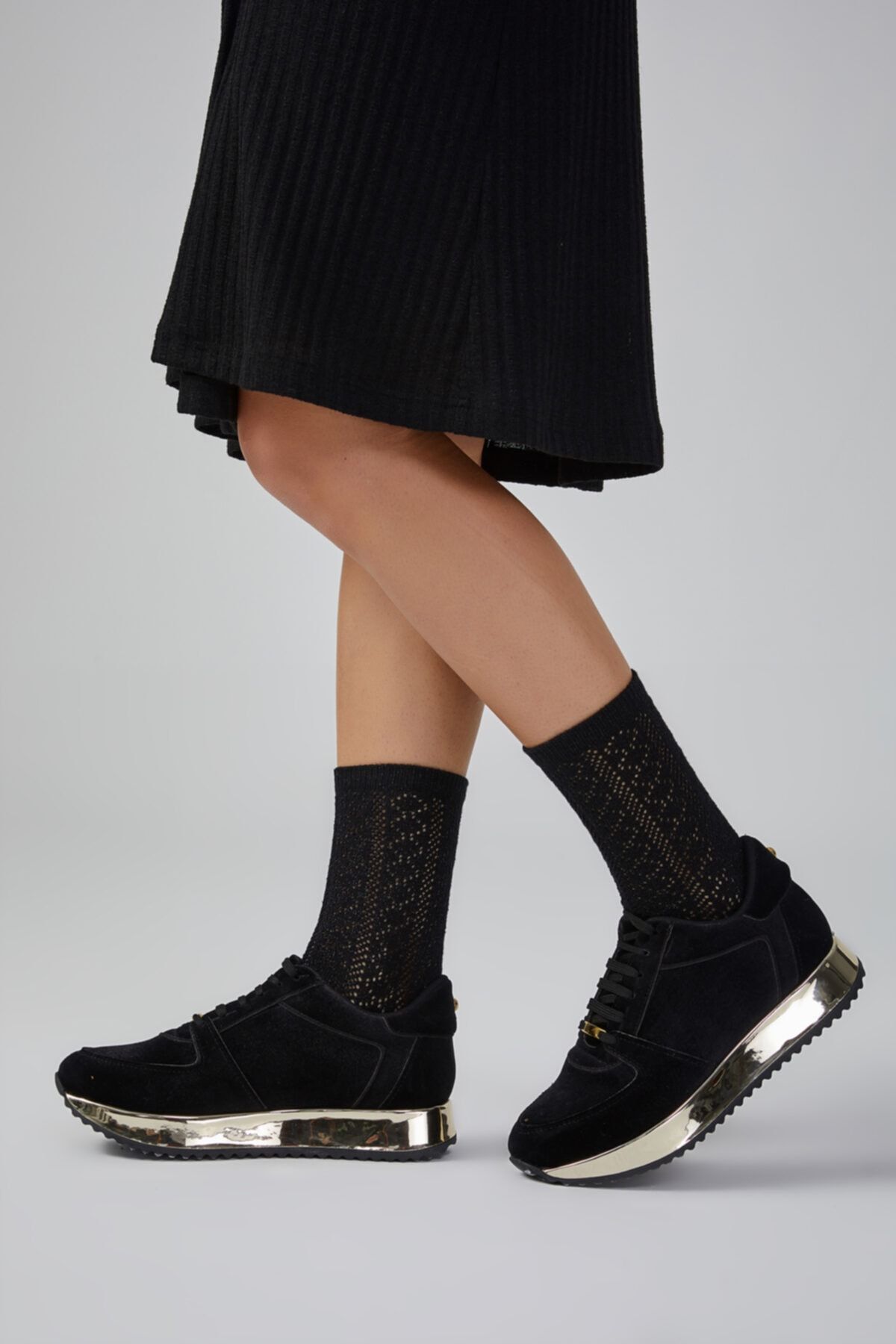 Gusto Tabanı Gold Renk Kadife Sneaker - Siyah
